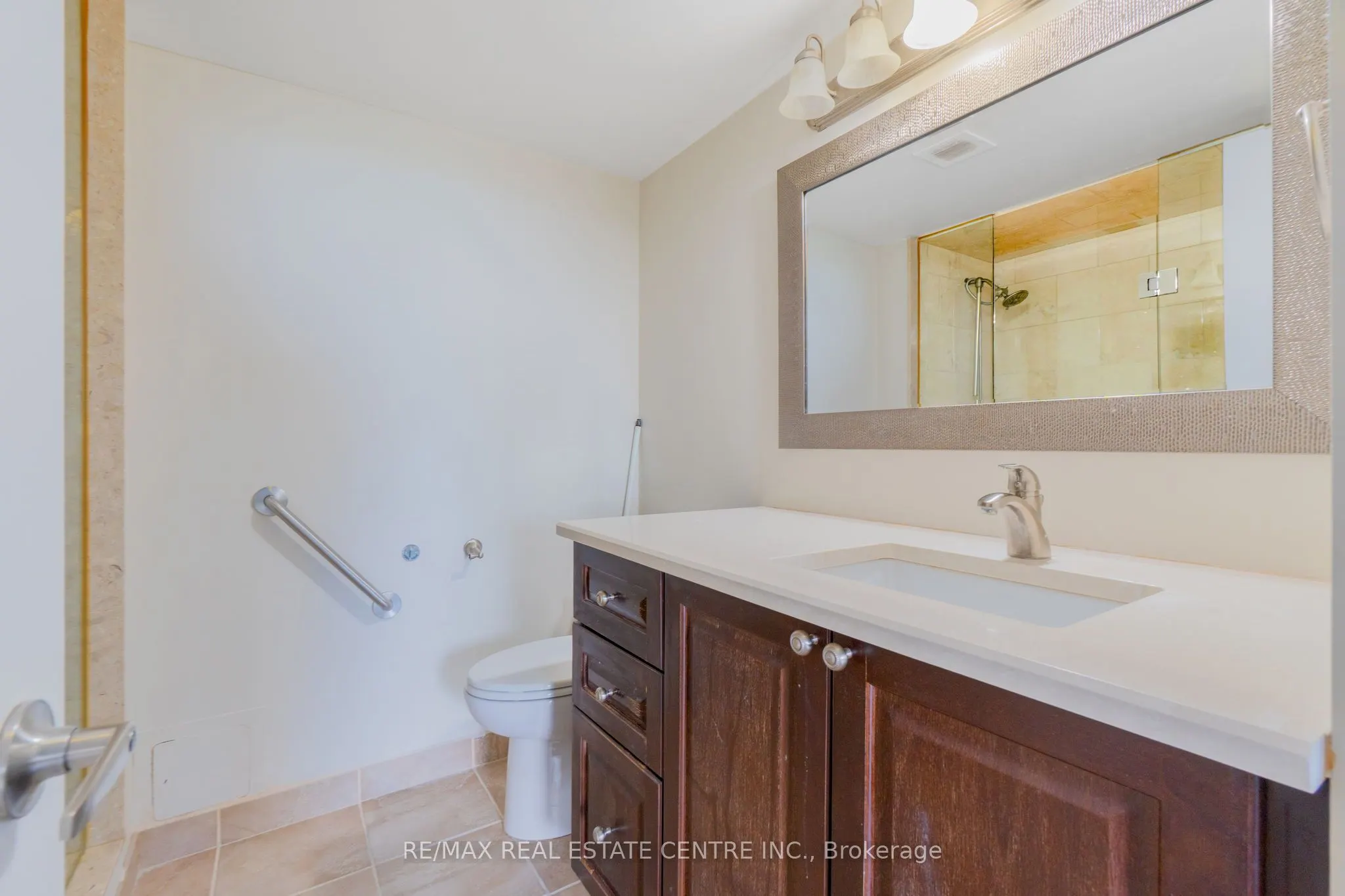 880 Dundas Street W, #502