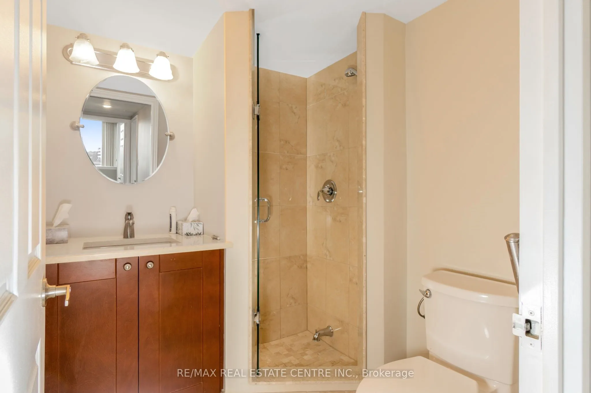 880 Dundas Street W, #502