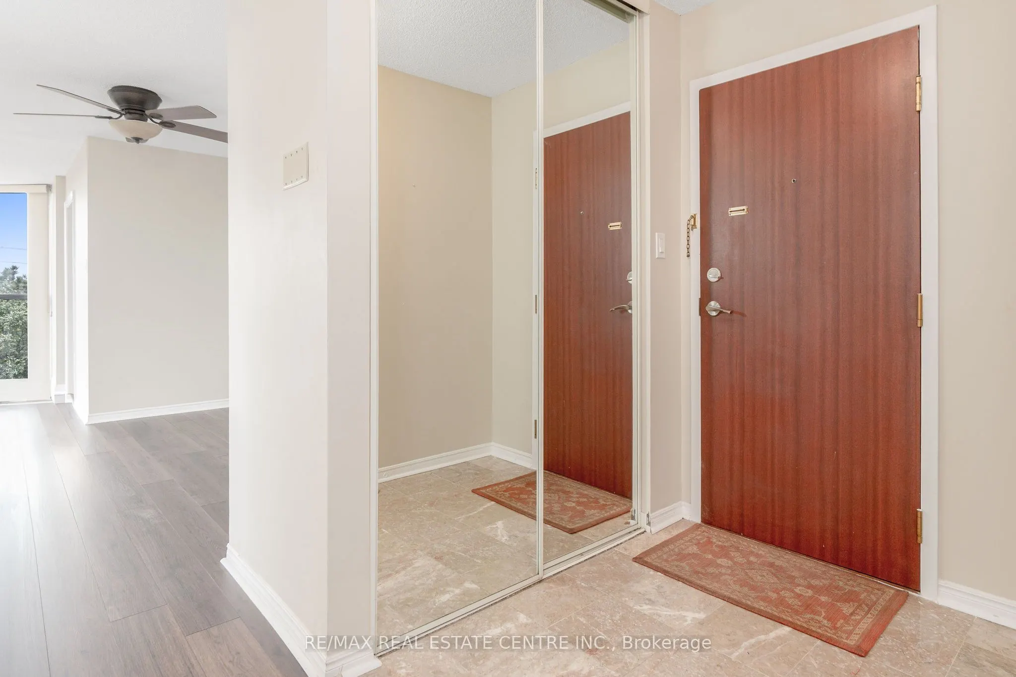 880 Dundas Street W, #502