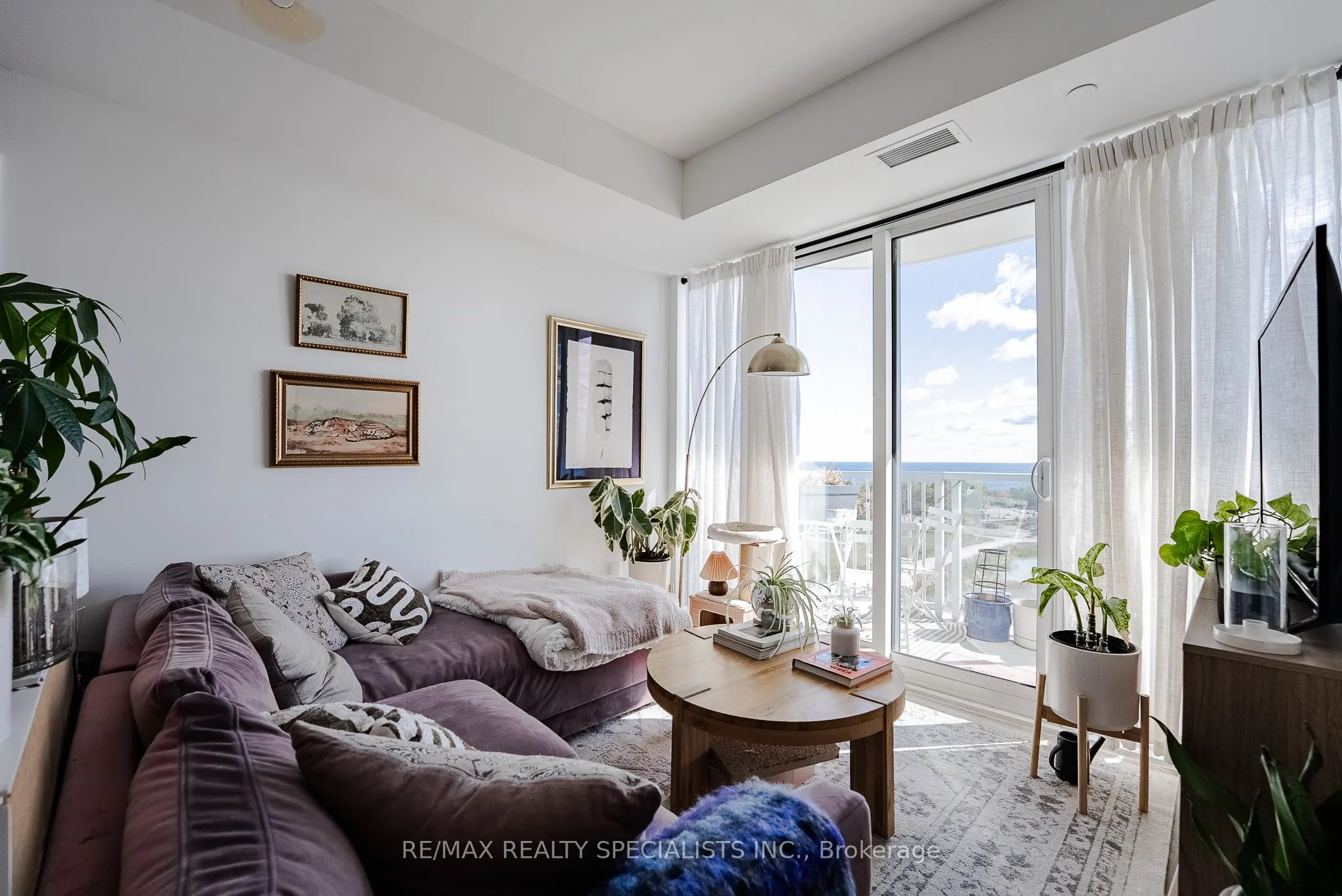 22 Missinnihe Way, #1007