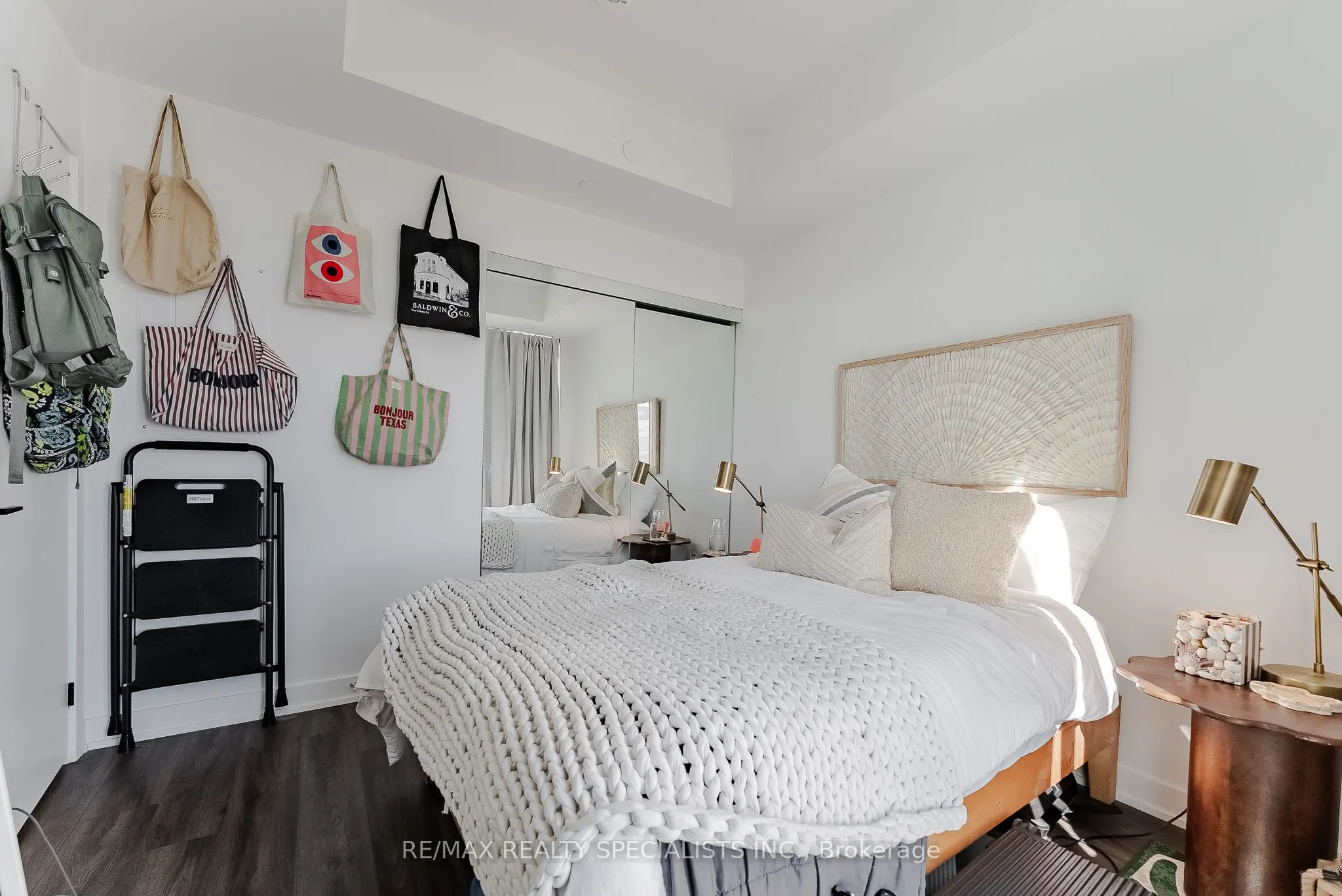 22 Missinnihe Way, #1007
