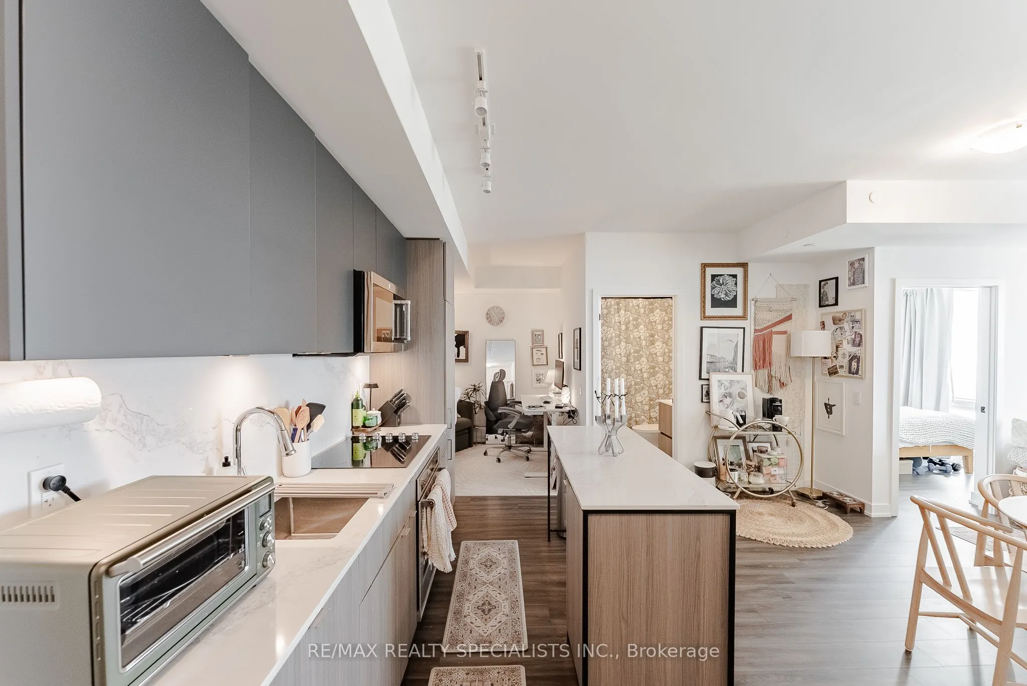 22 Missinnihe Way, #1007