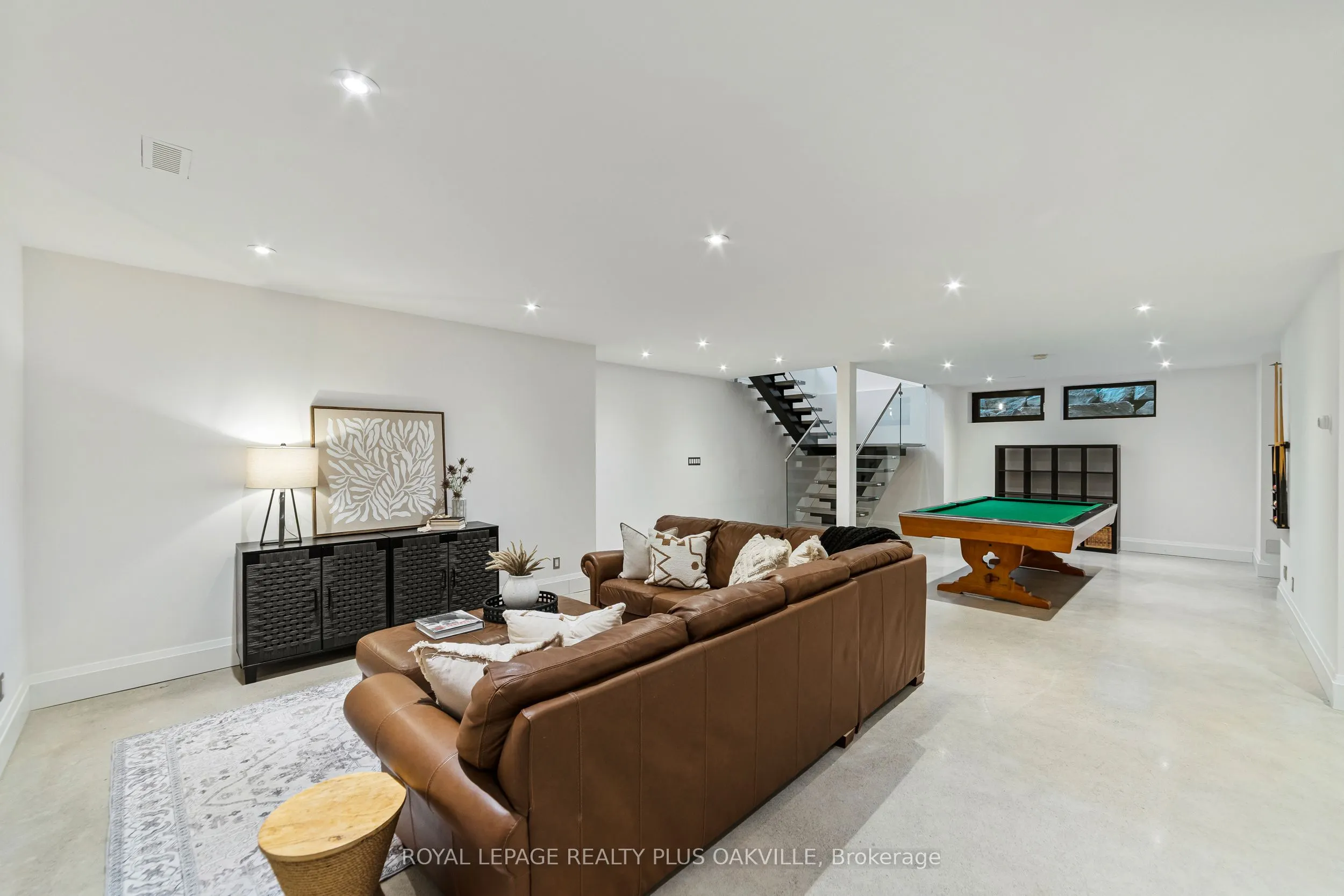1207 Stirling Drive