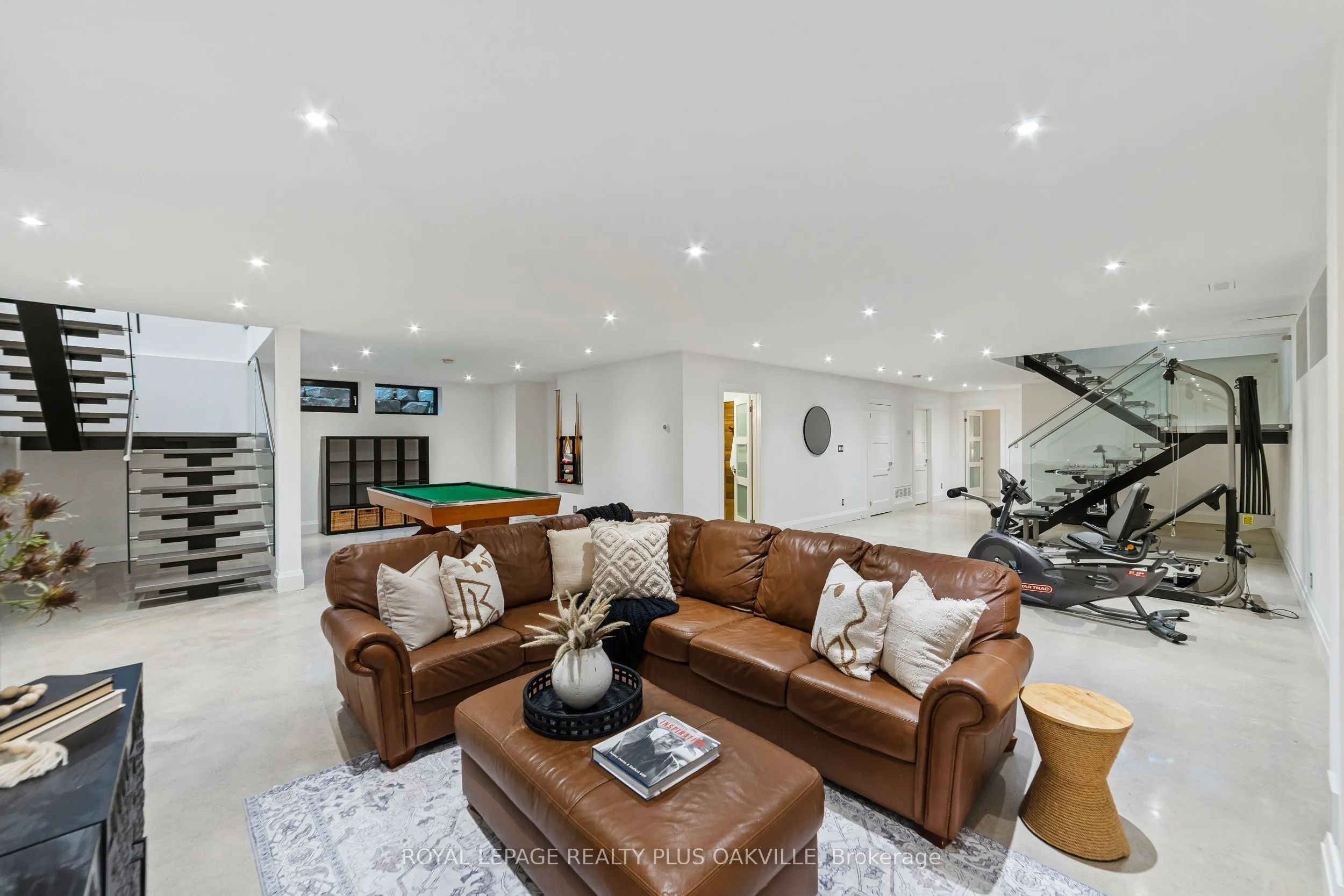1207 Stirling Drive