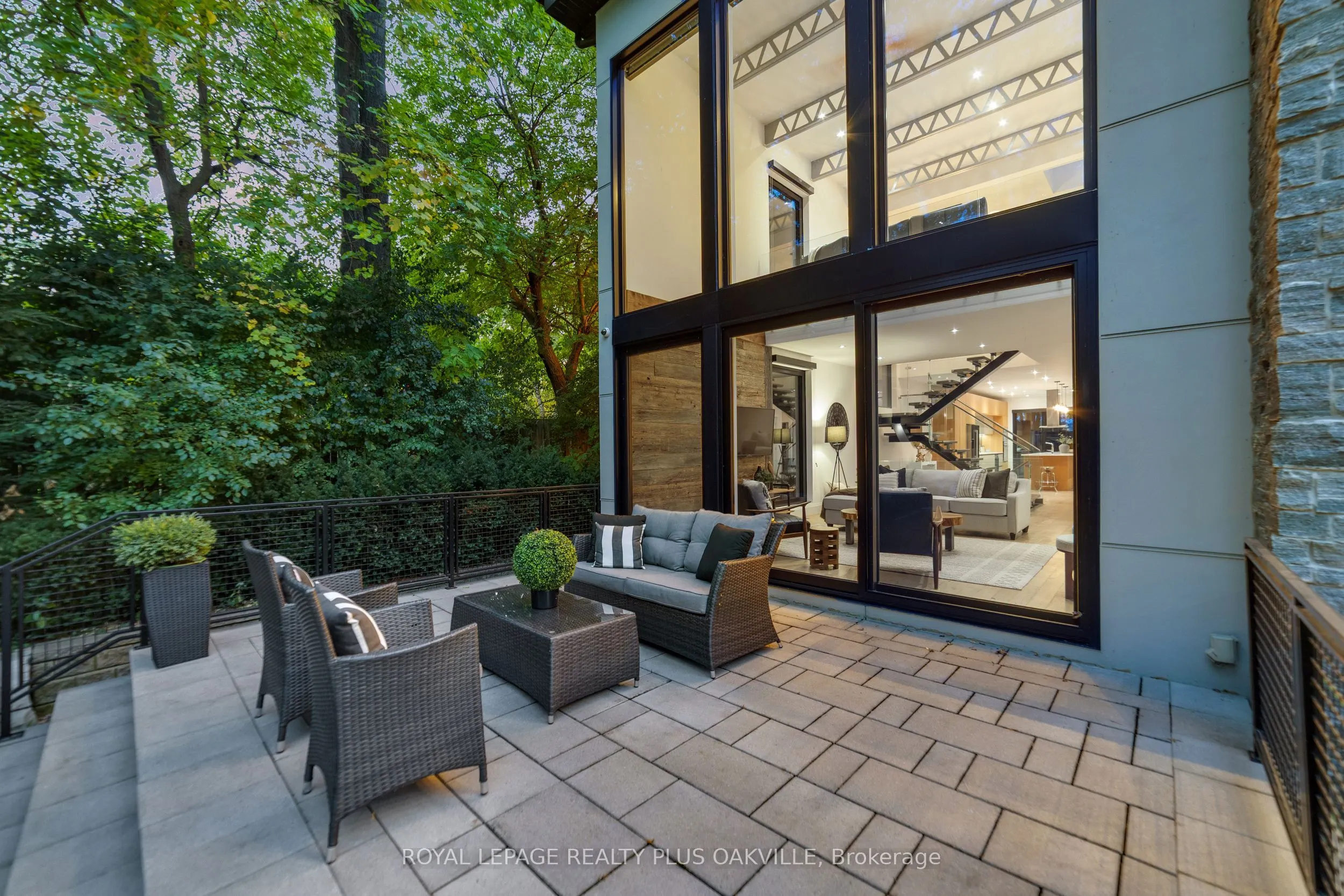 1207 Stirling Drive