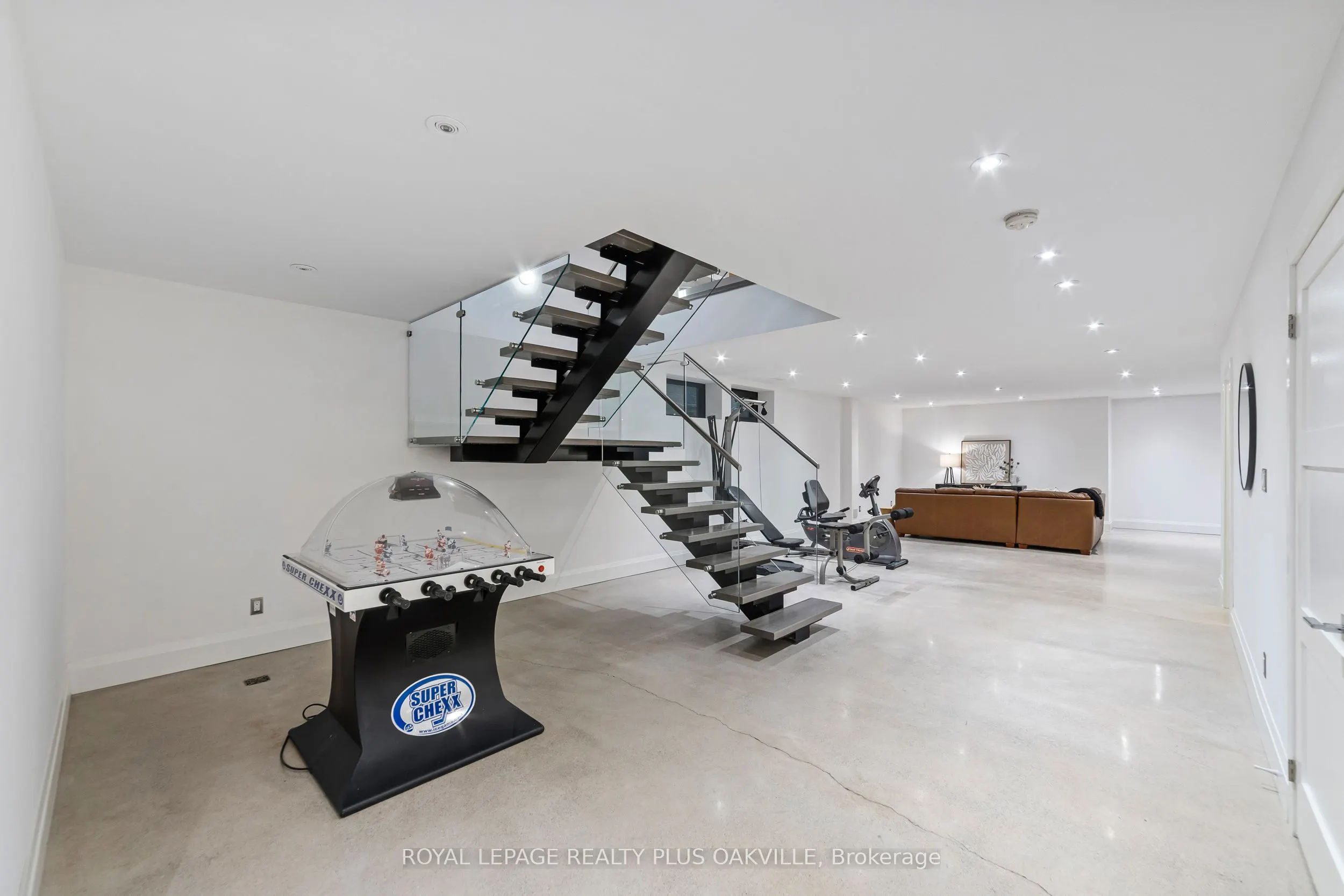 1207 Stirling Drive