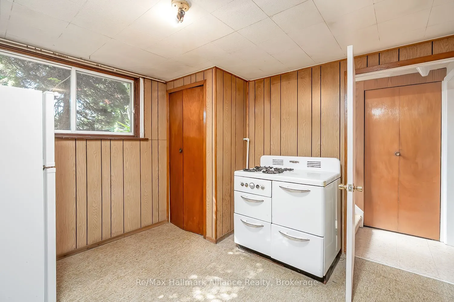 543 Pinegrove Road