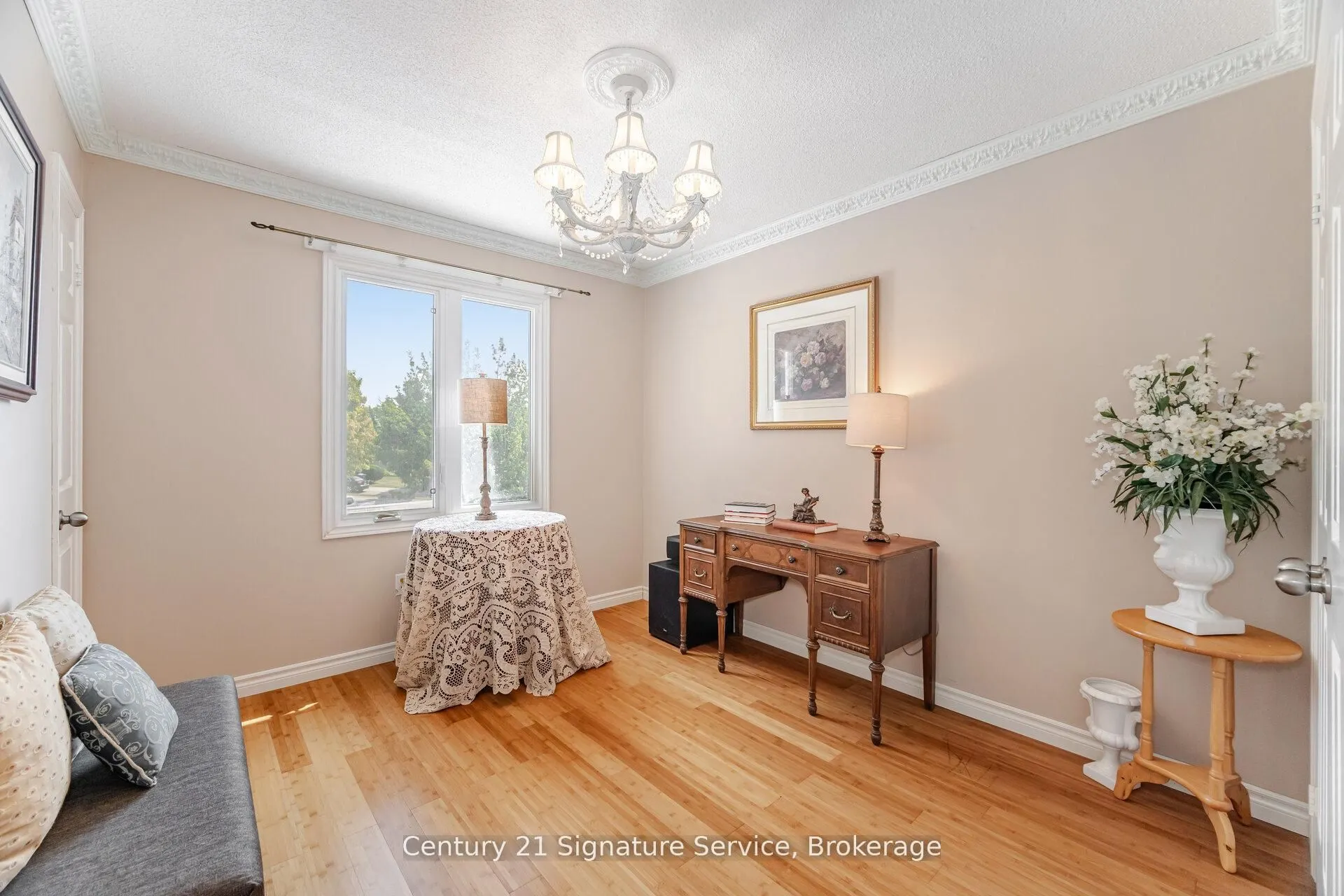 5955 Ladyburn Crescent