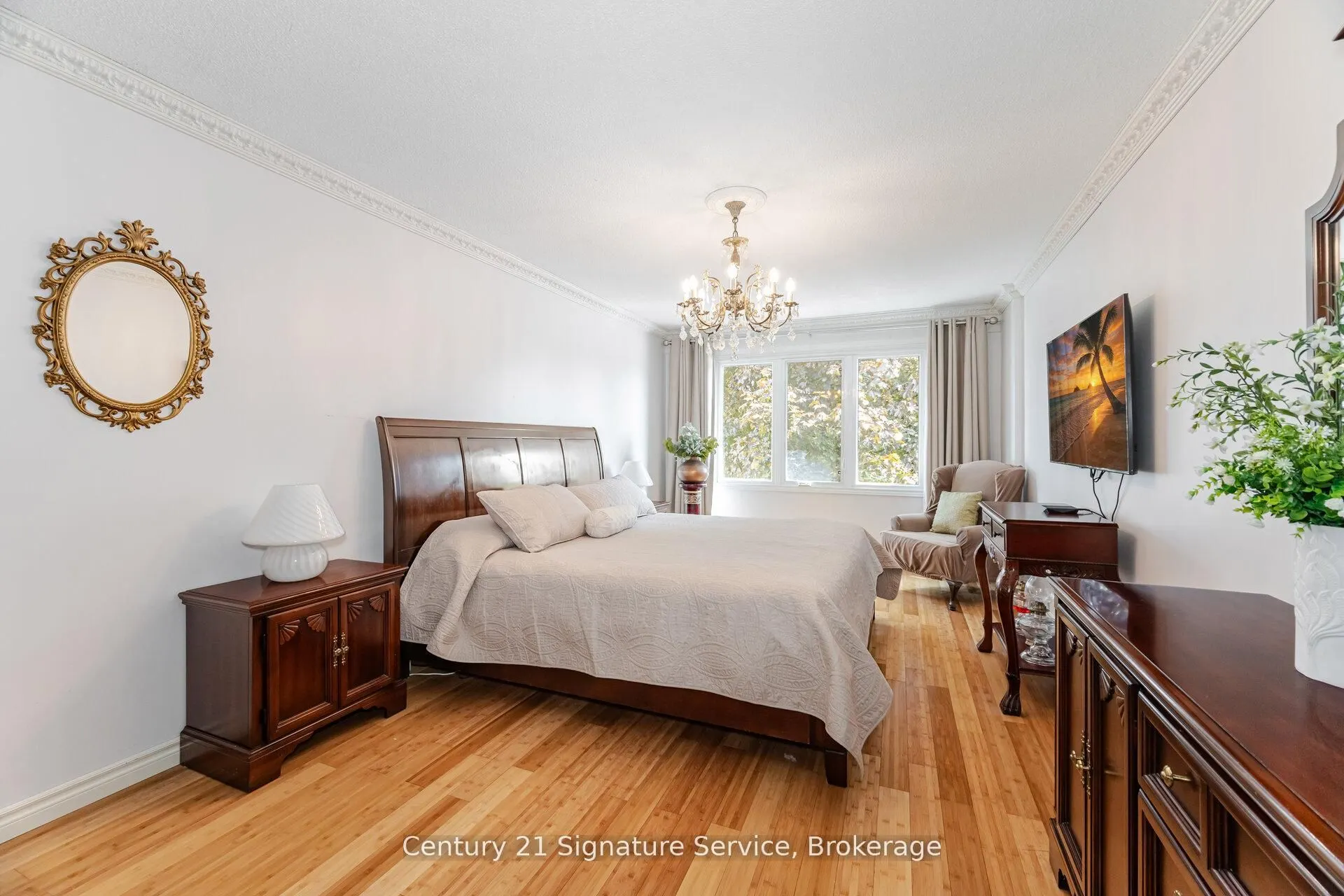 5955 Ladyburn Crescent