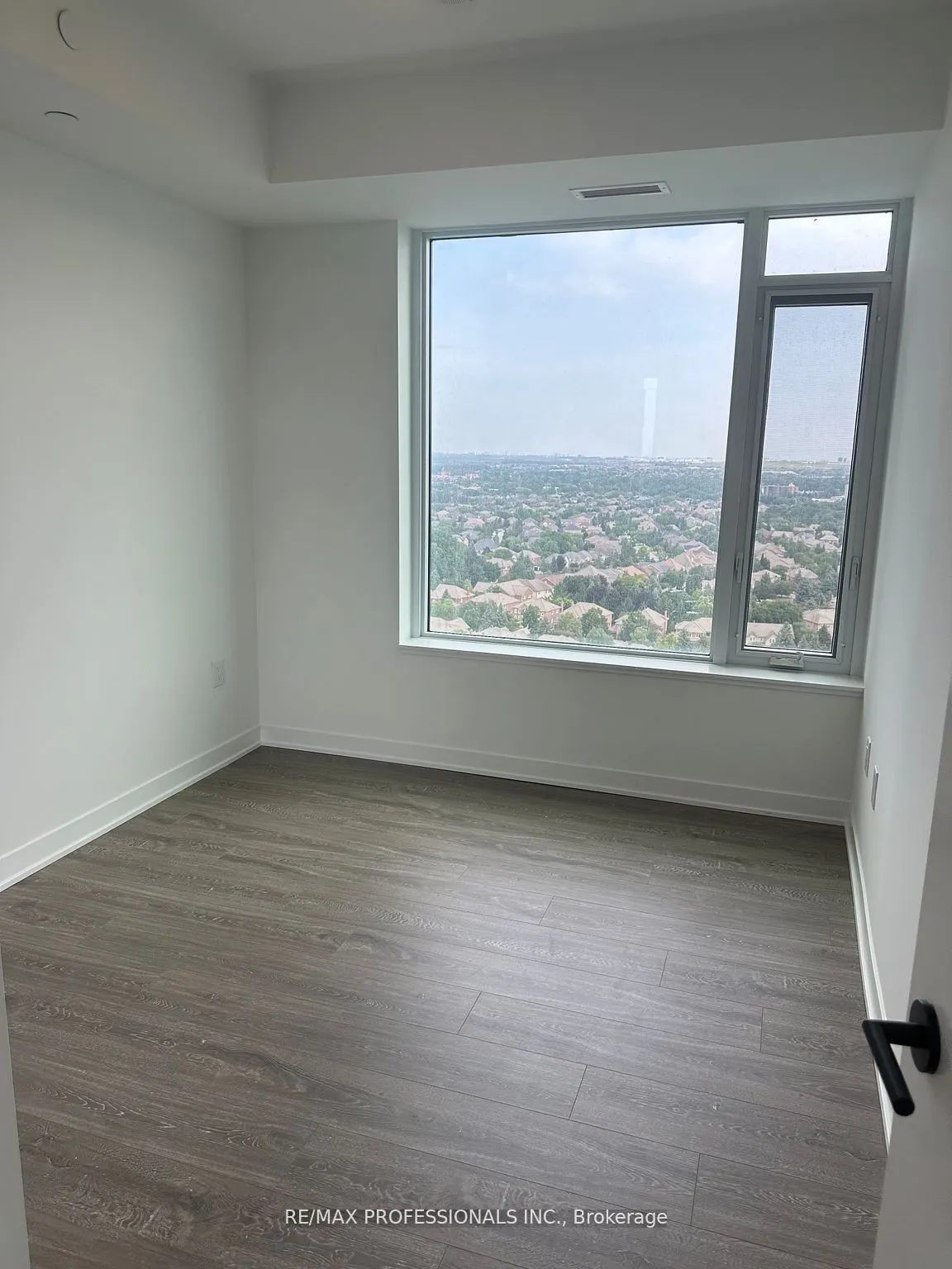 2495 Eglinton Avenue W, #2011