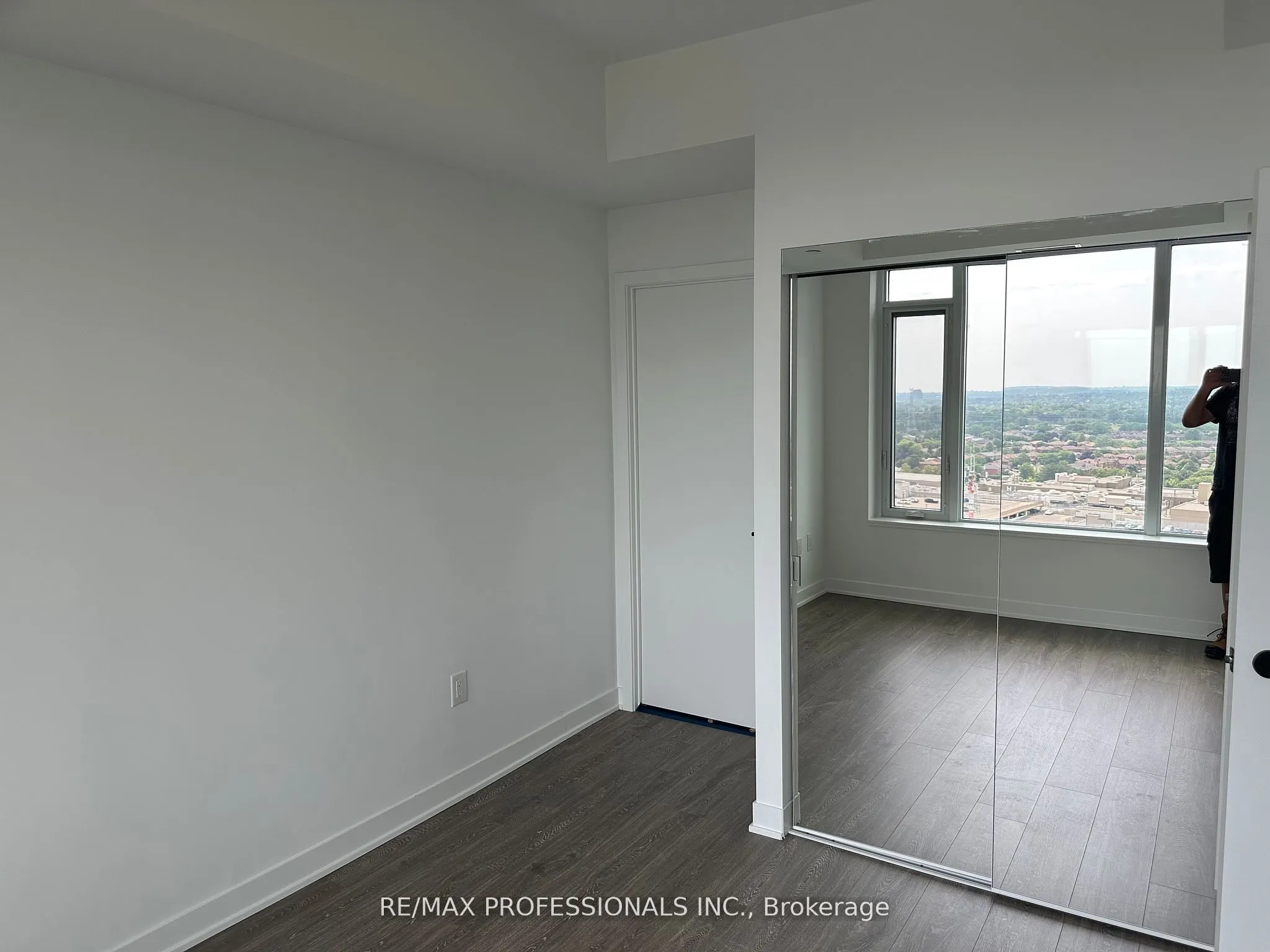 2495 Eglinton Avenue W, #2011