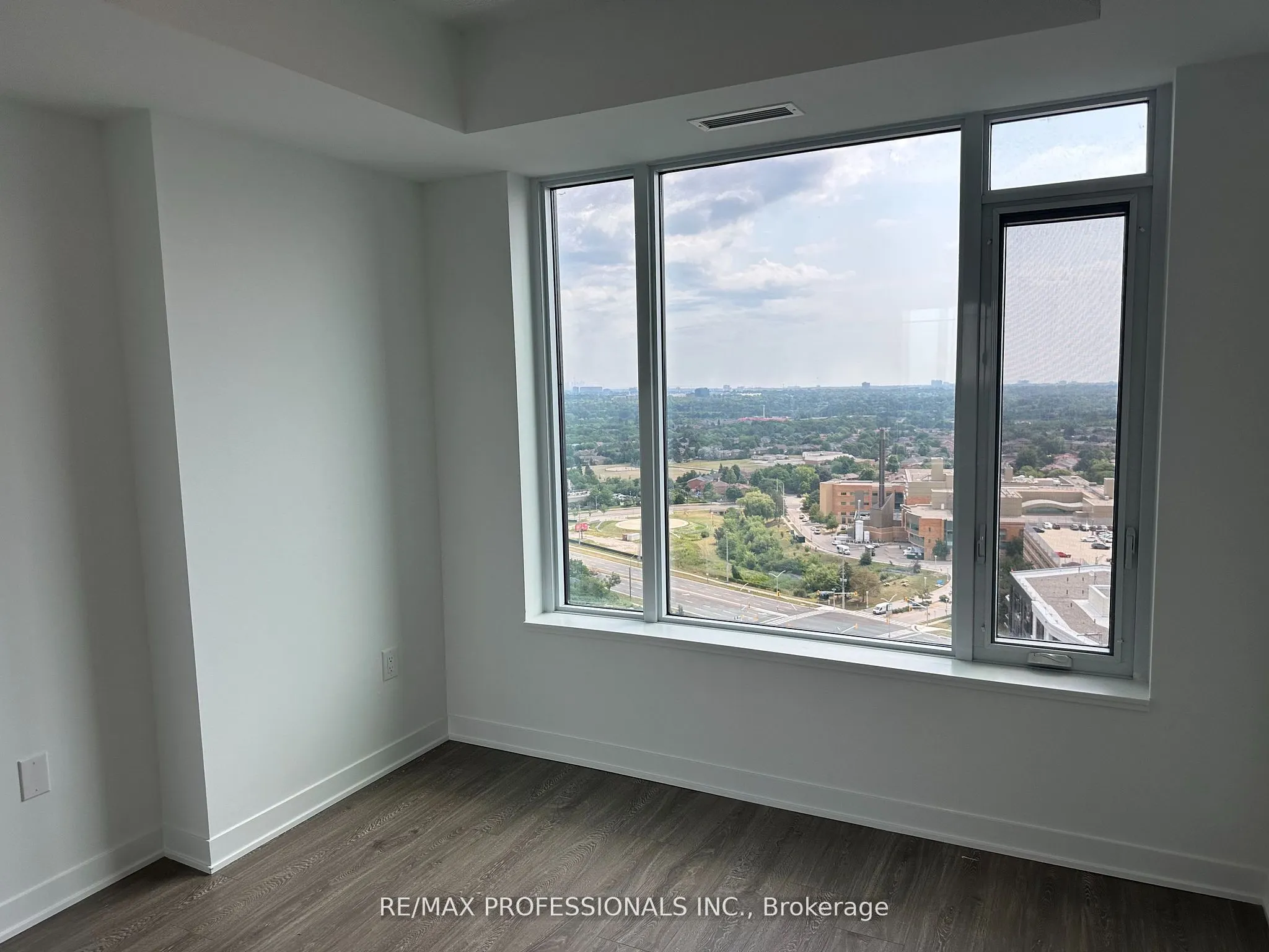 2495 Eglinton Avenue W, #2011