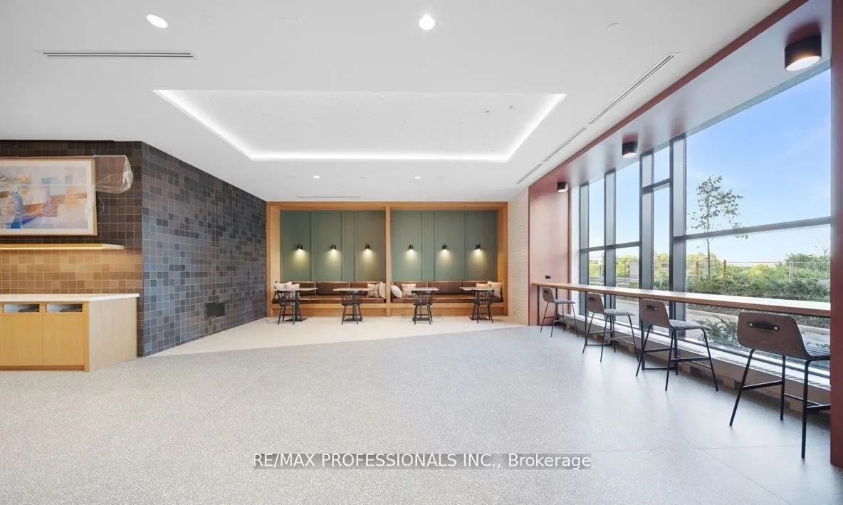 2495 Eglinton Avenue W, #2011