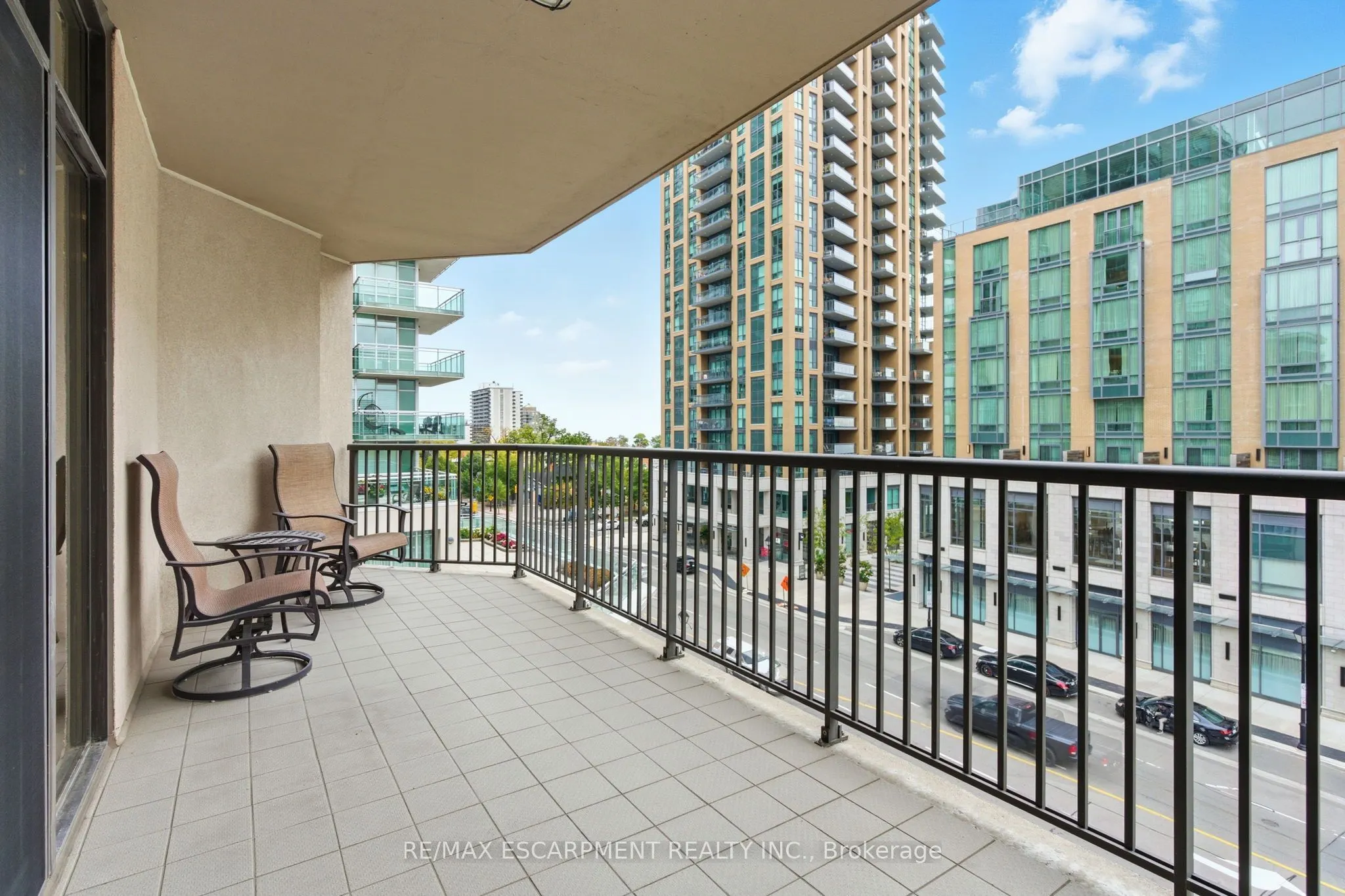 399 Elizabeth Street, #512