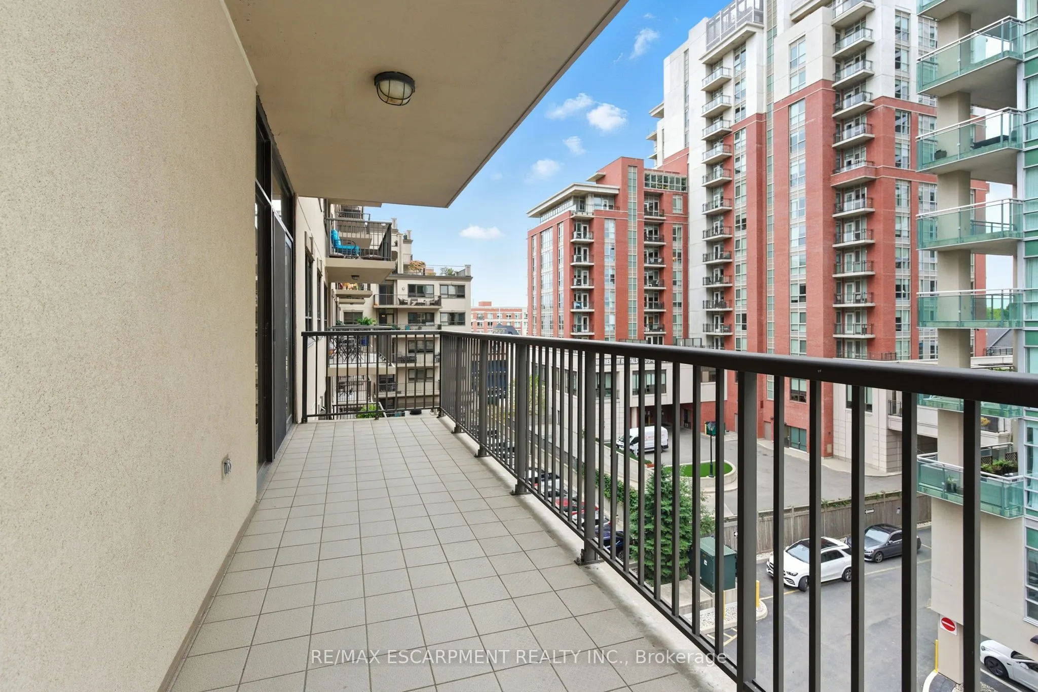 399 Elizabeth Street, #512