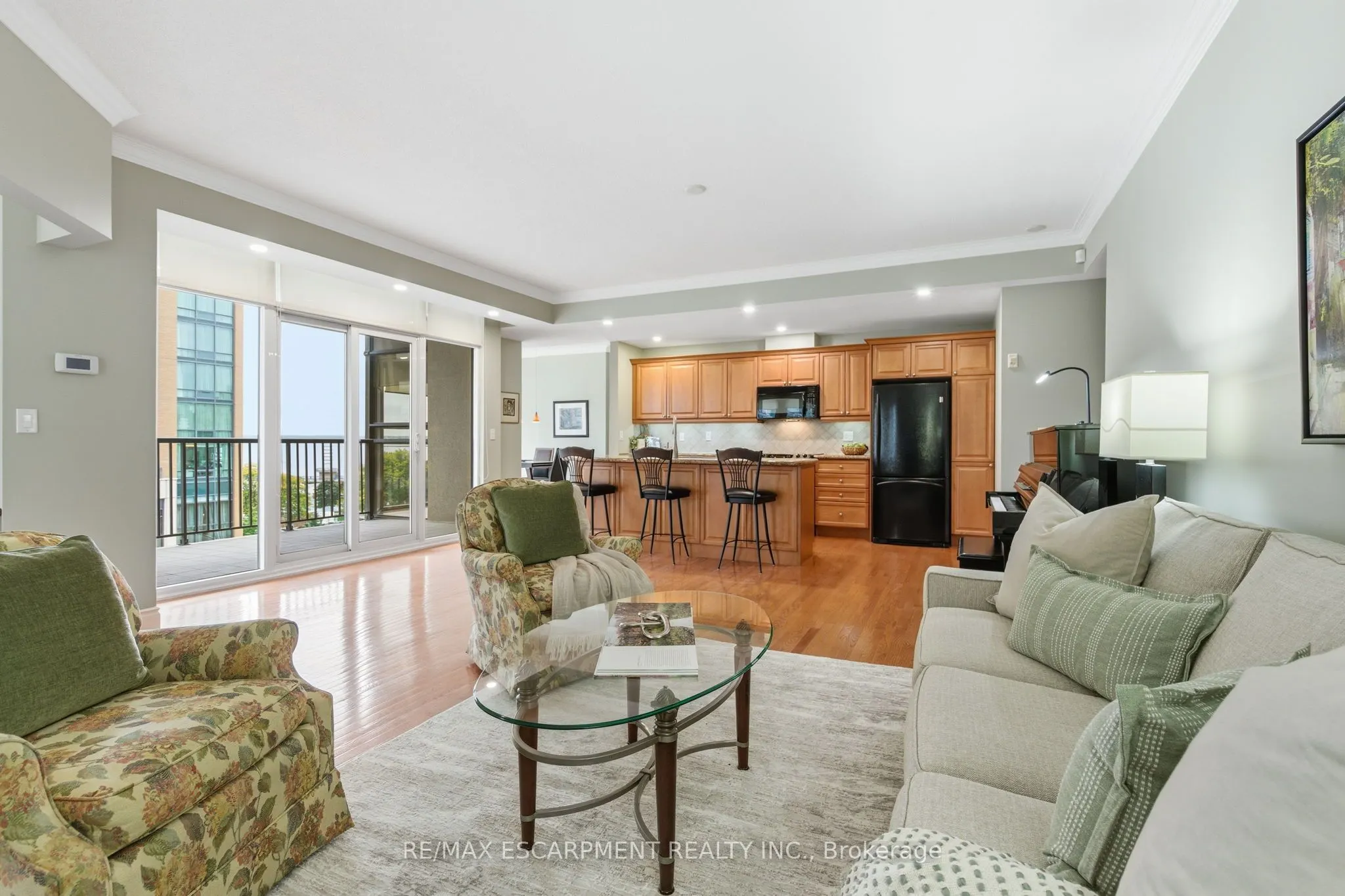 399 Elizabeth Street, #512