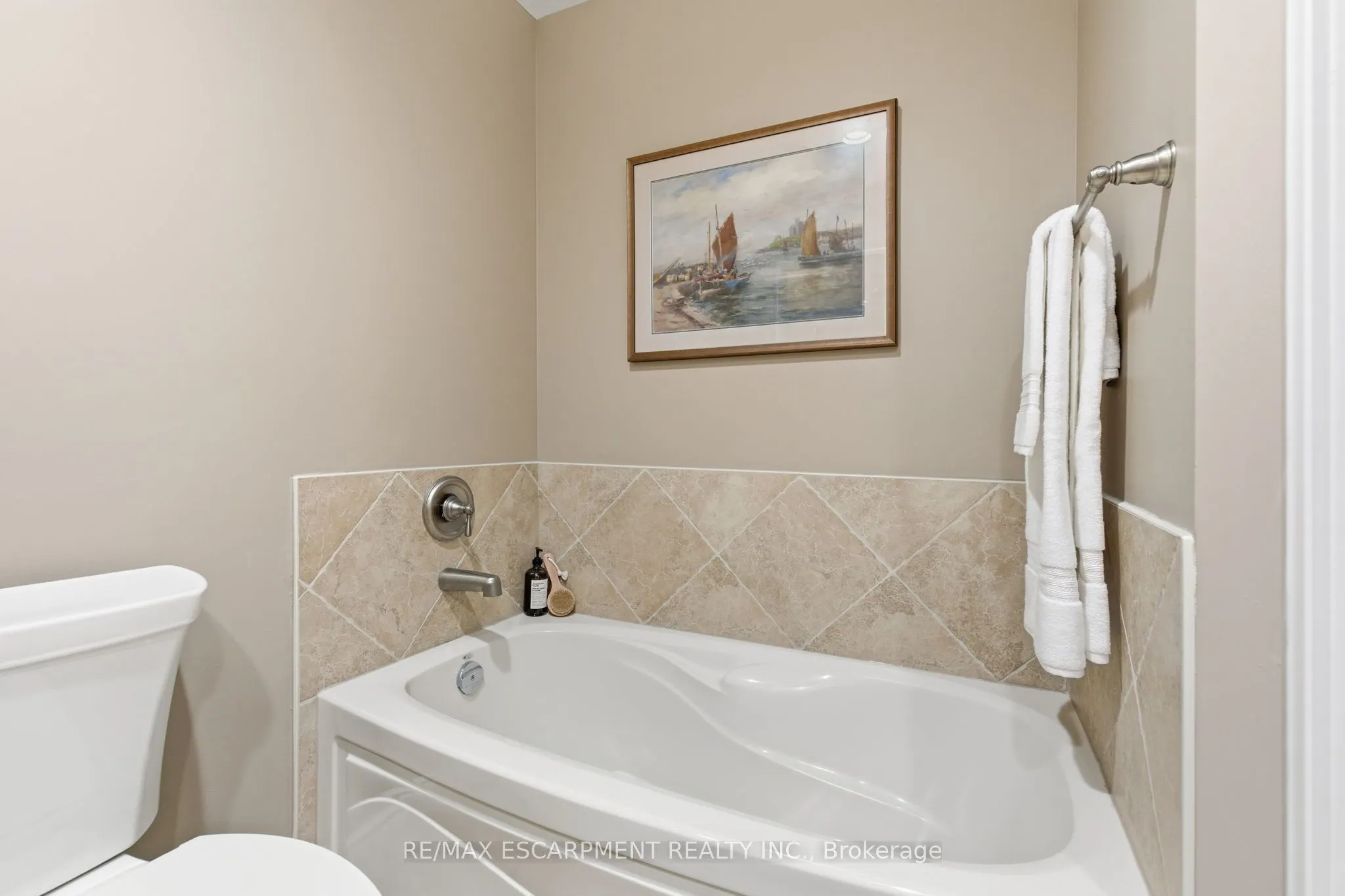 399 Elizabeth Street, #512
