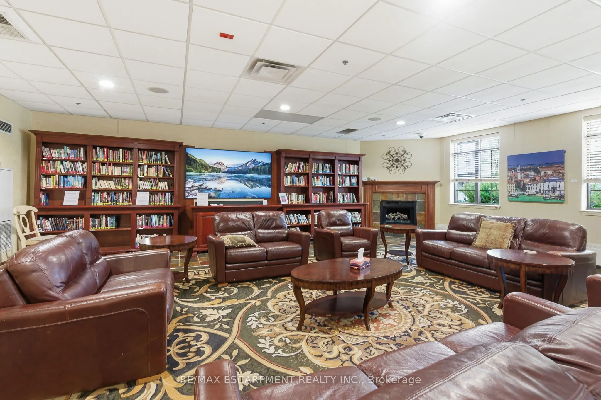 399 Elizabeth Street, #512