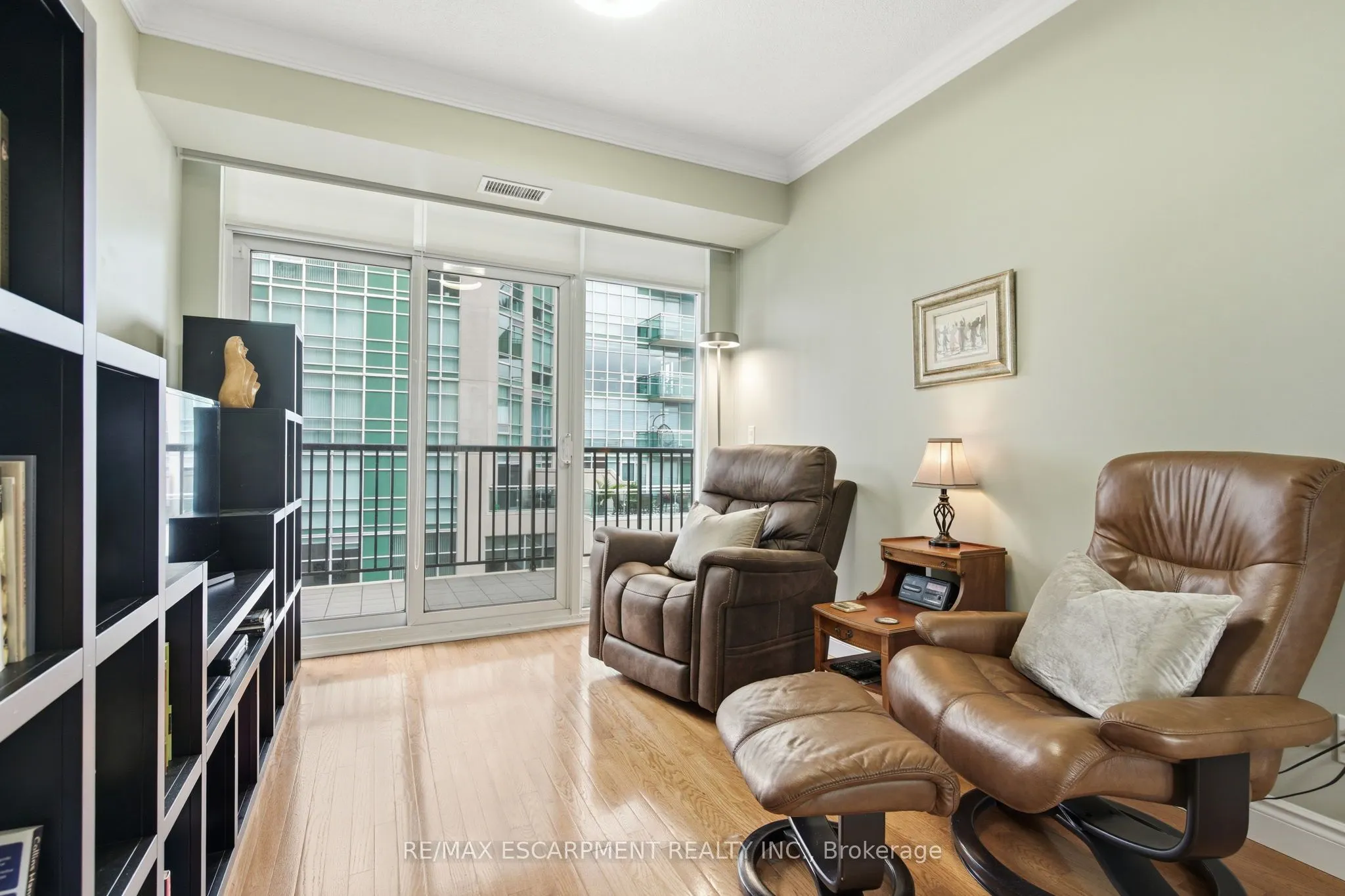 399 Elizabeth Street, #512
