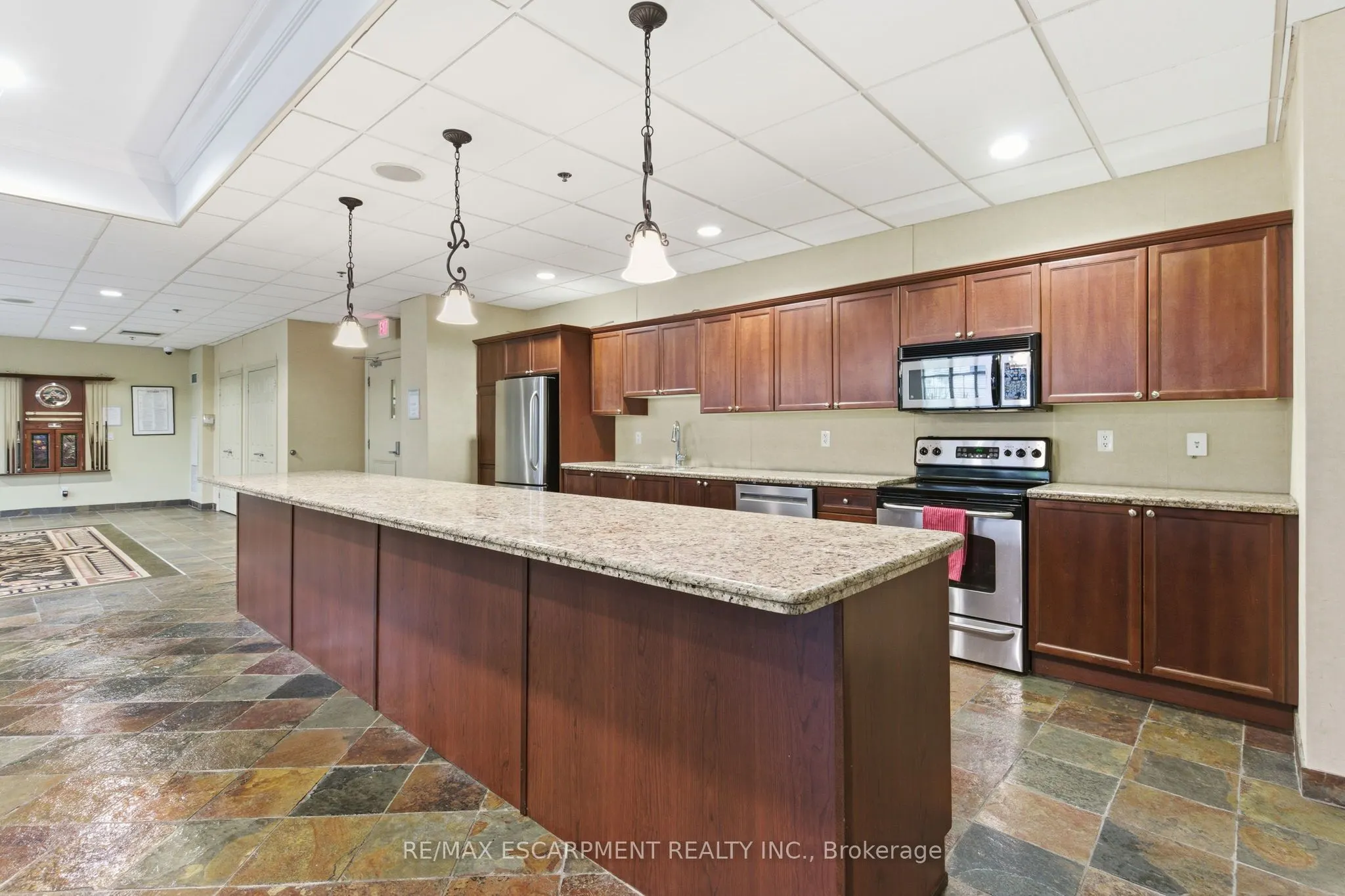 399 Elizabeth Street, #512