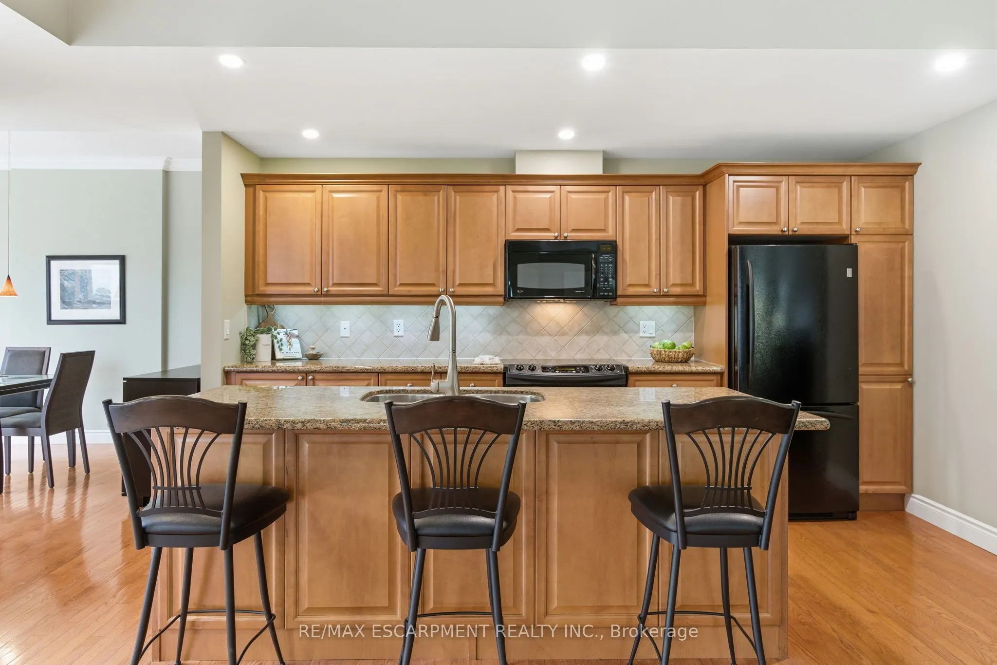 399 Elizabeth Street, #512