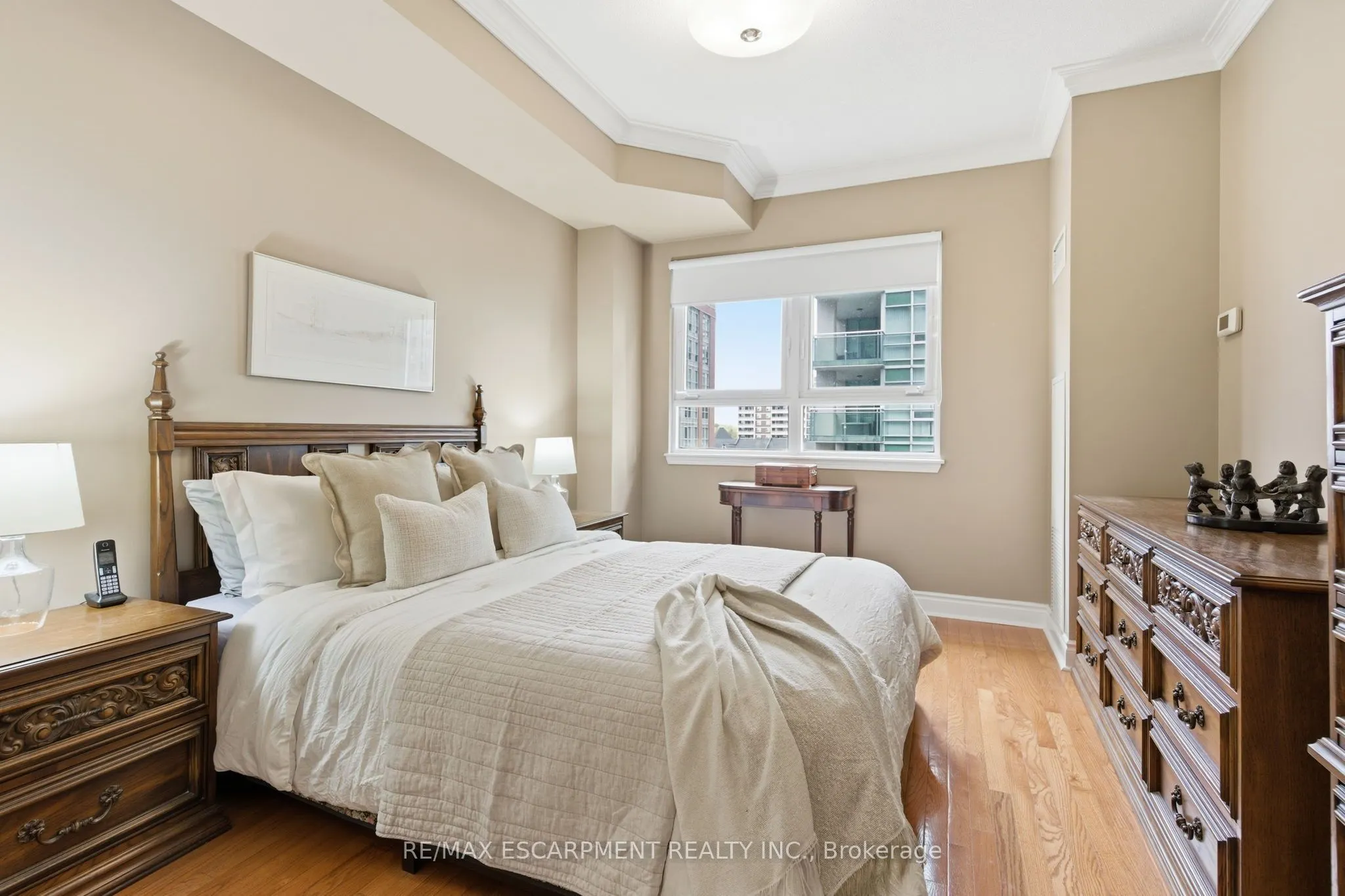 399 Elizabeth Street, #512
