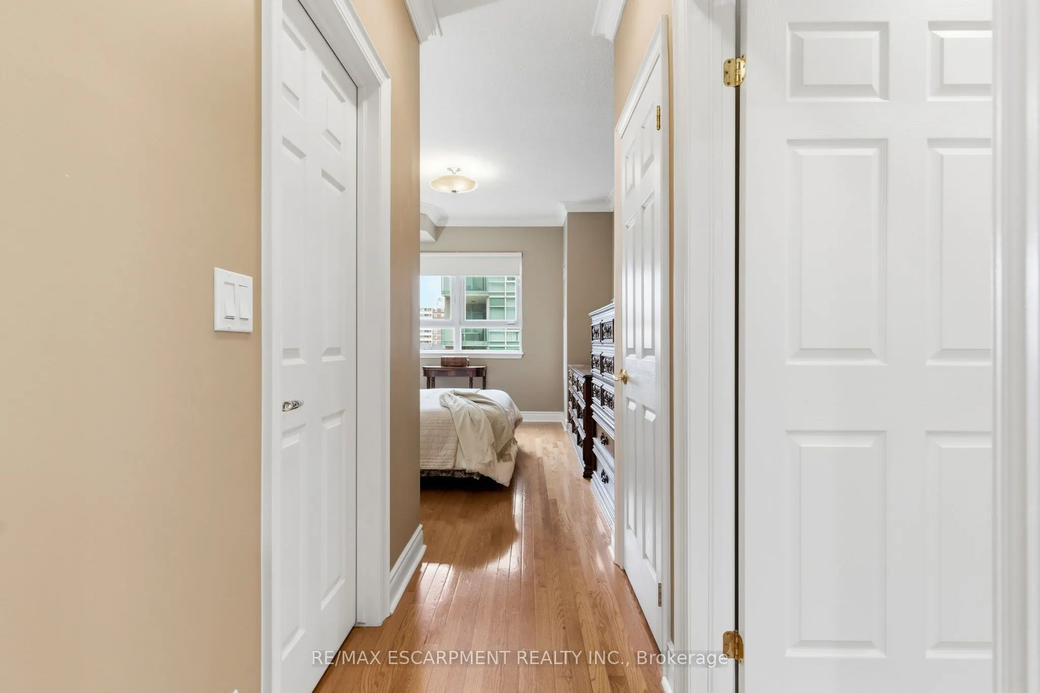 399 Elizabeth Street, #512