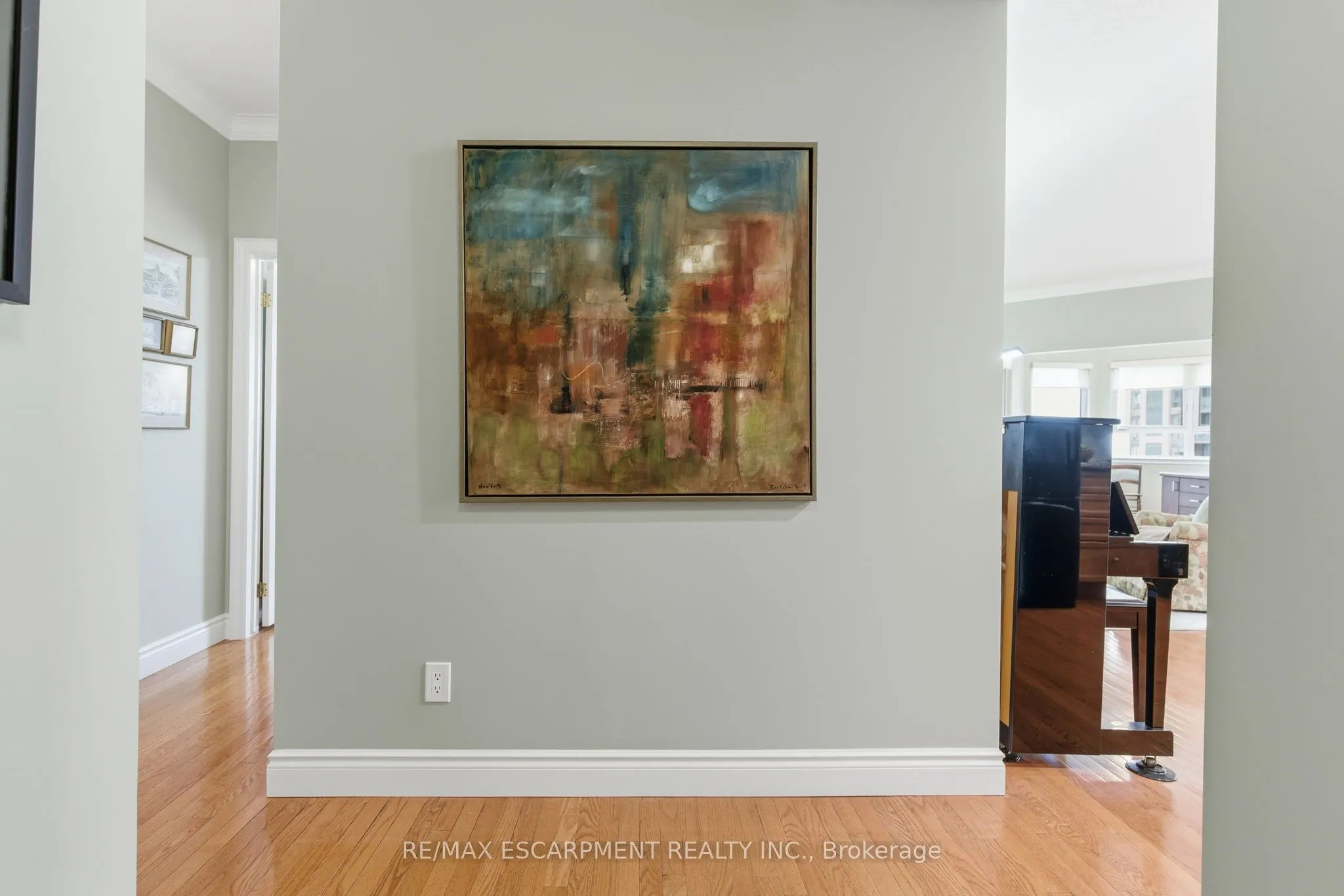 399 Elizabeth Street, #512