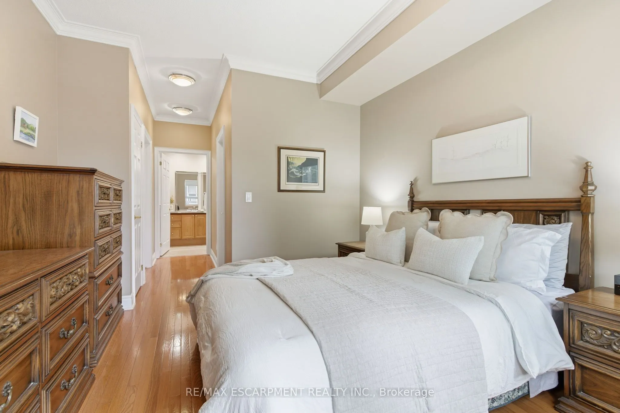 399 Elizabeth Street, #512