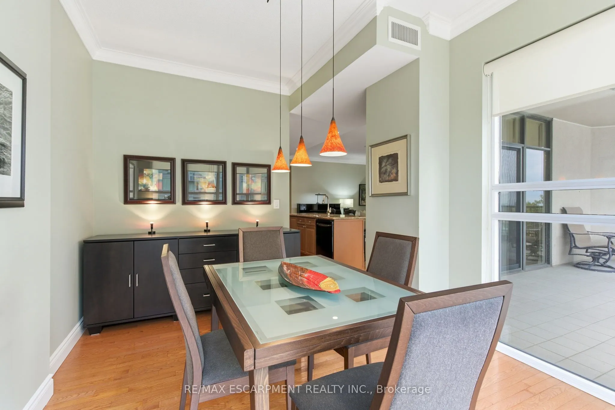 399 Elizabeth Street, #512