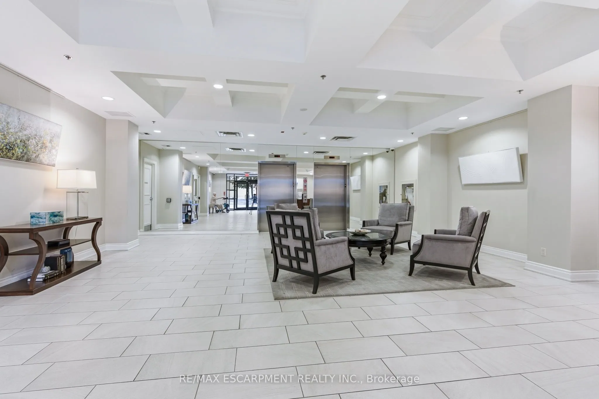 399 Elizabeth Street, #512