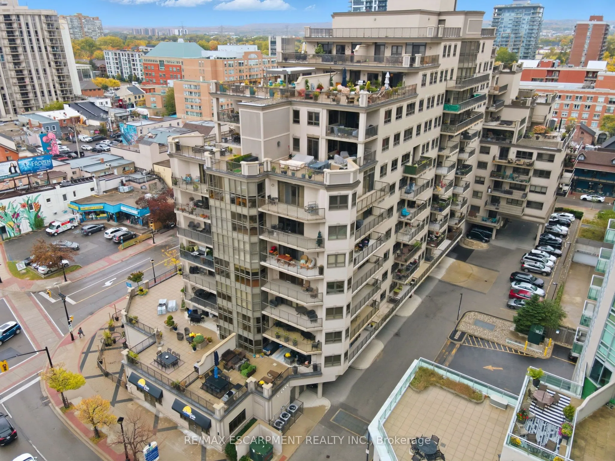 399 Elizabeth Street, #512