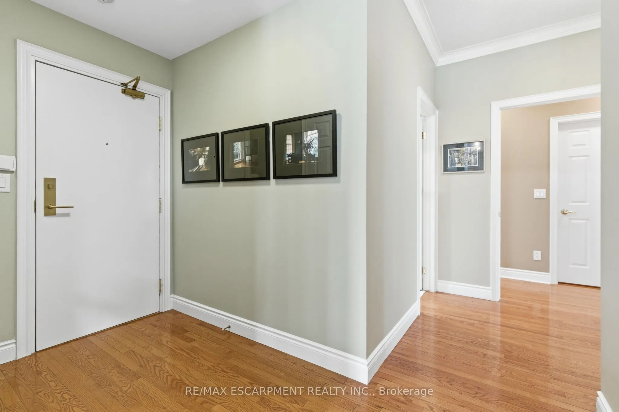 399 Elizabeth Street, #512