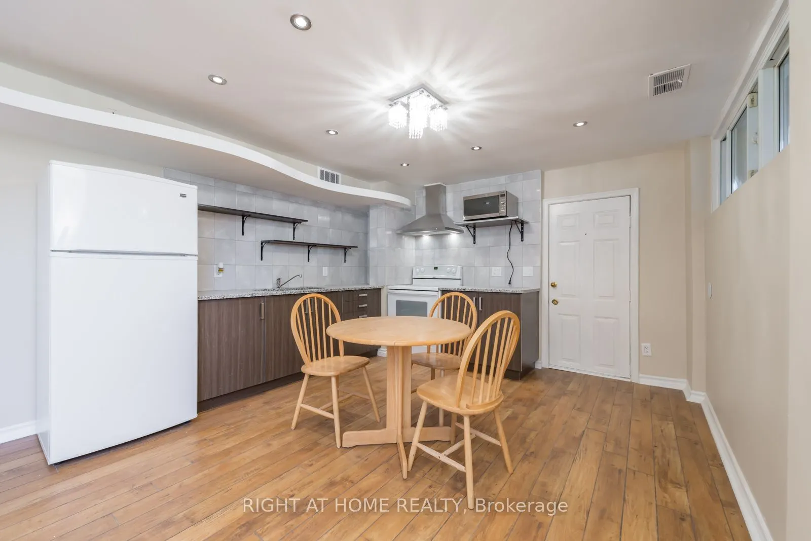 12 Bolingbroke Road, #Lower
