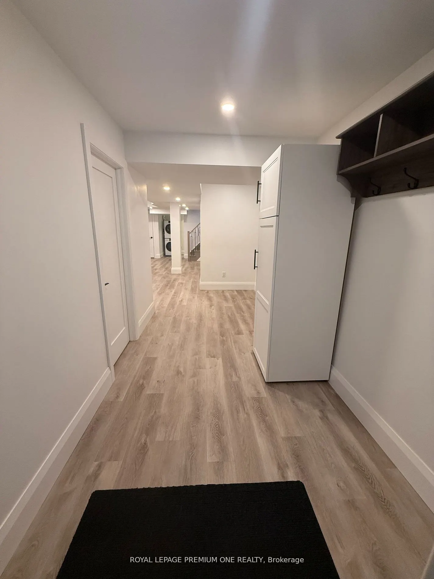 39 Lonborough Avenue, #Lower Level w/Walk-out