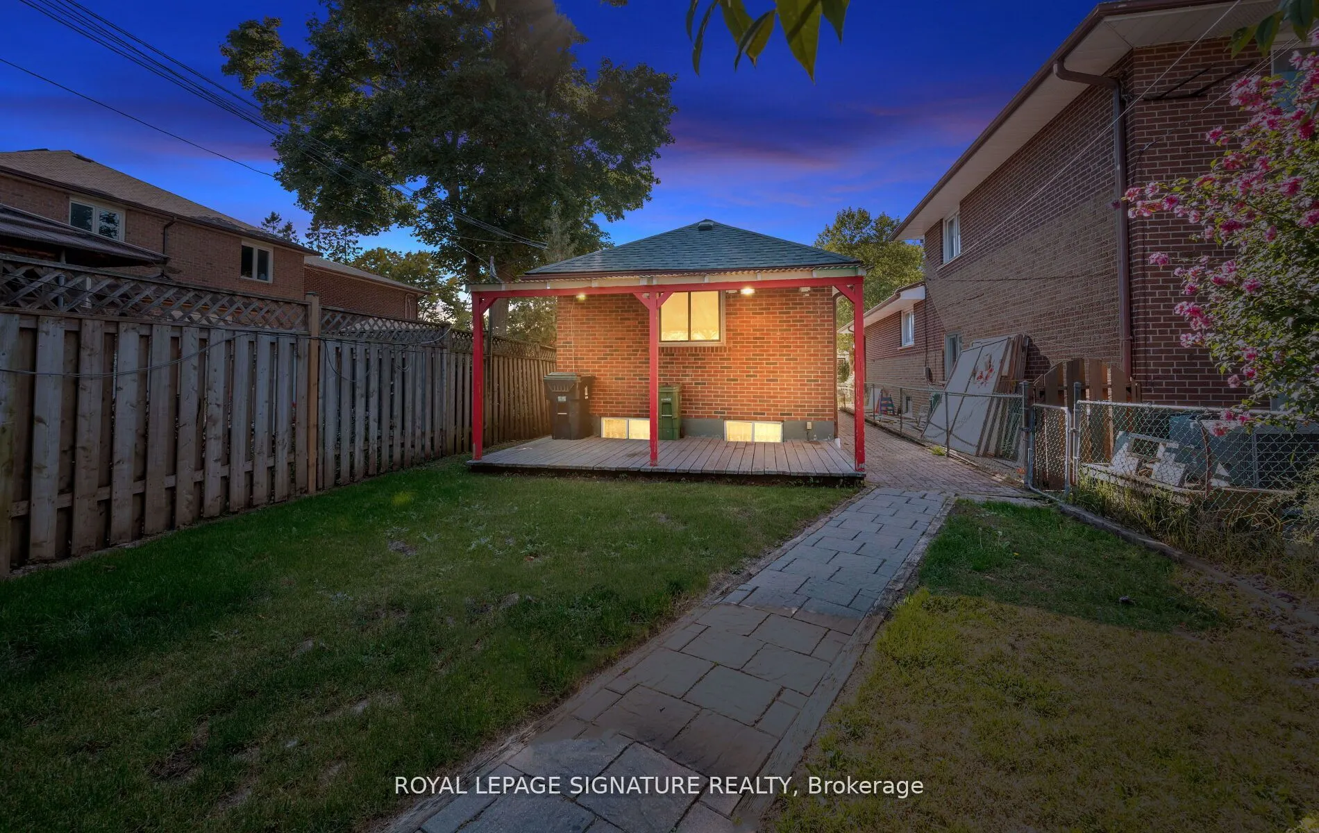 61 Foch Avenue