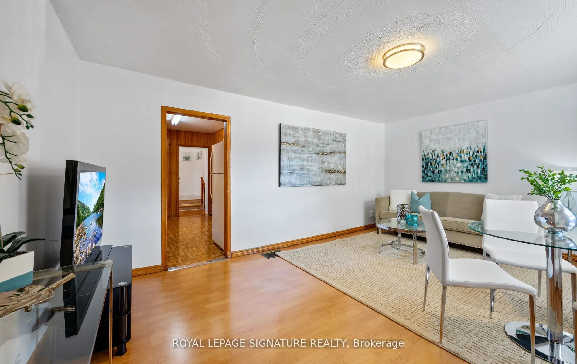 61 Foch Avenue