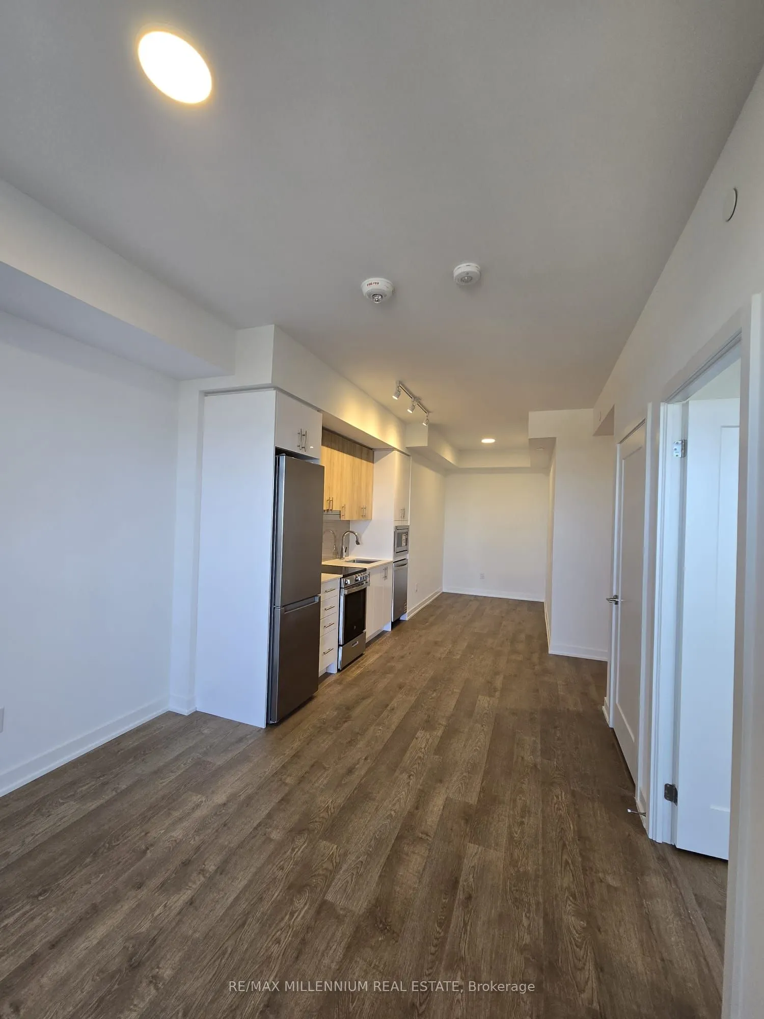 5081 Hurontario Street, #2712