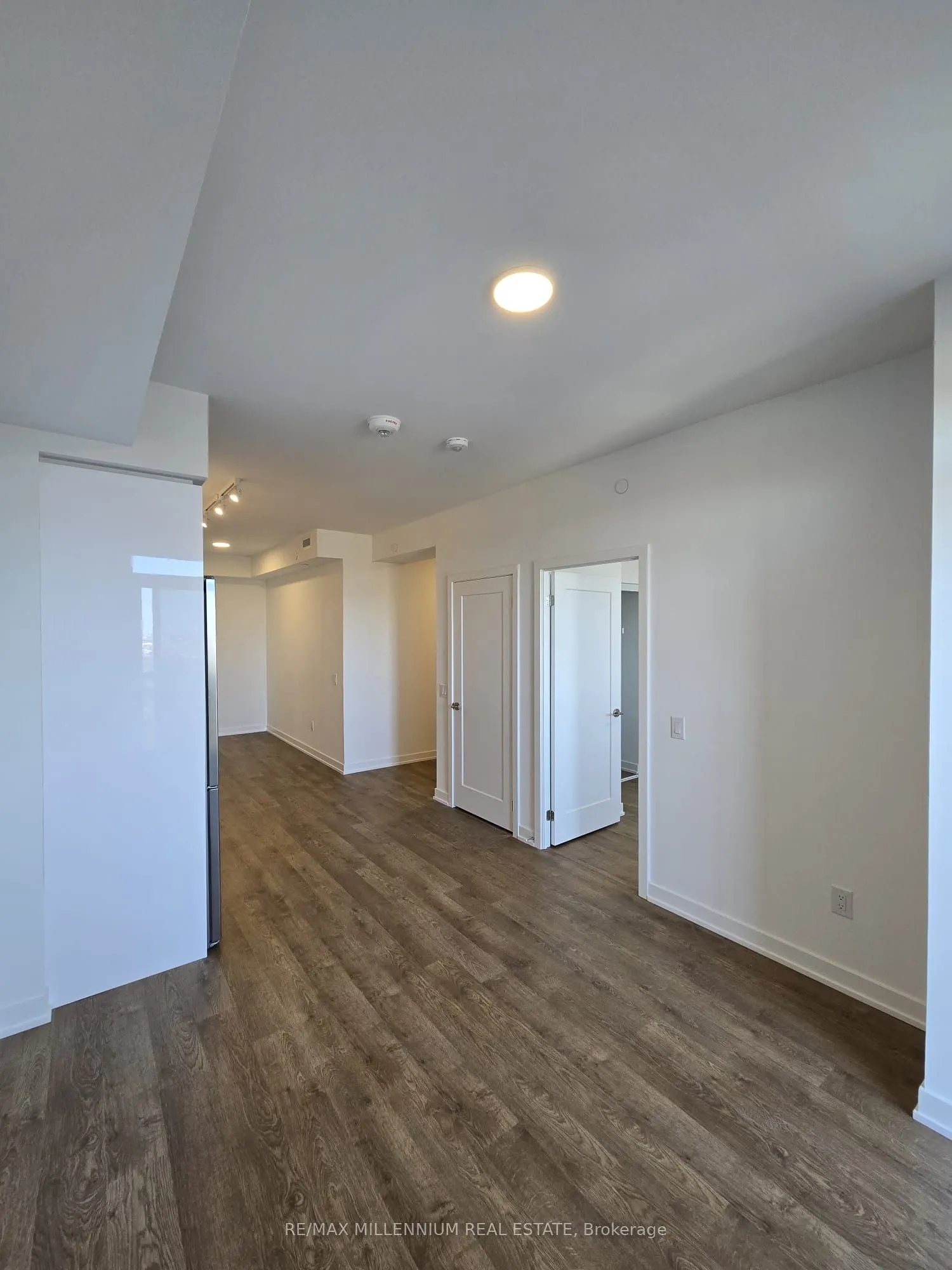 5081 Hurontario Street, #2712