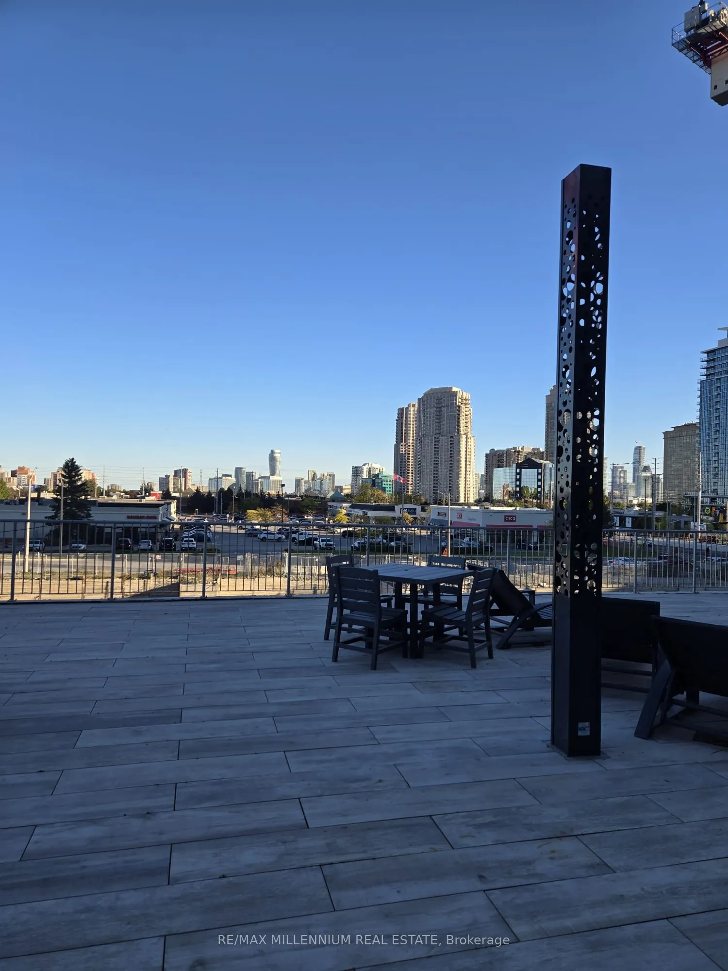 5081 Hurontario Street, #2712