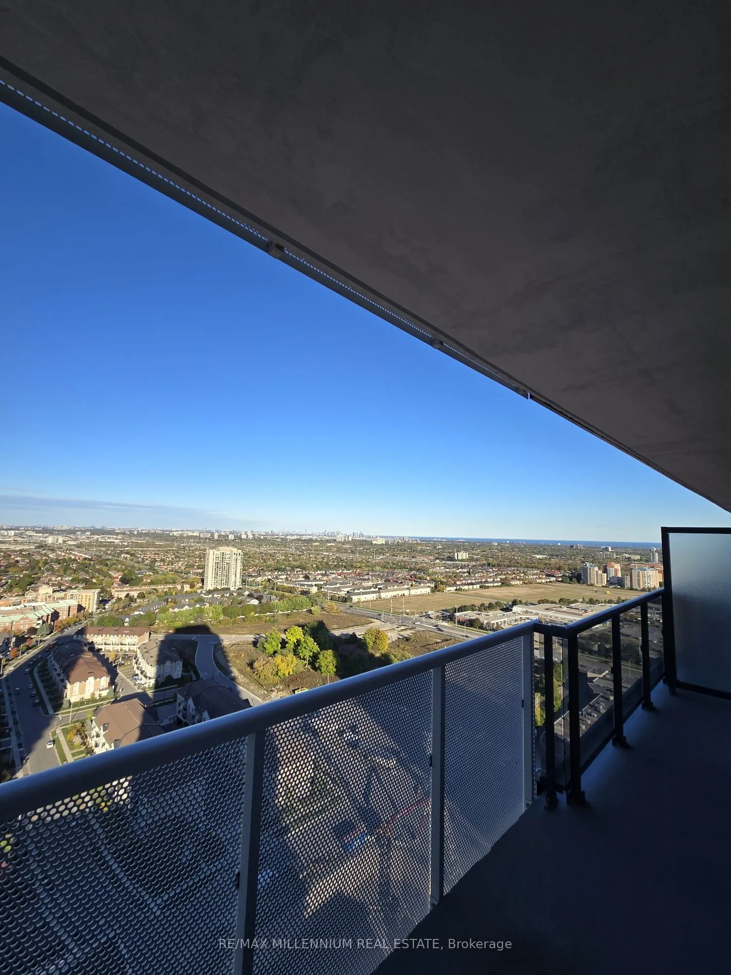 5081 Hurontario Street, #2712