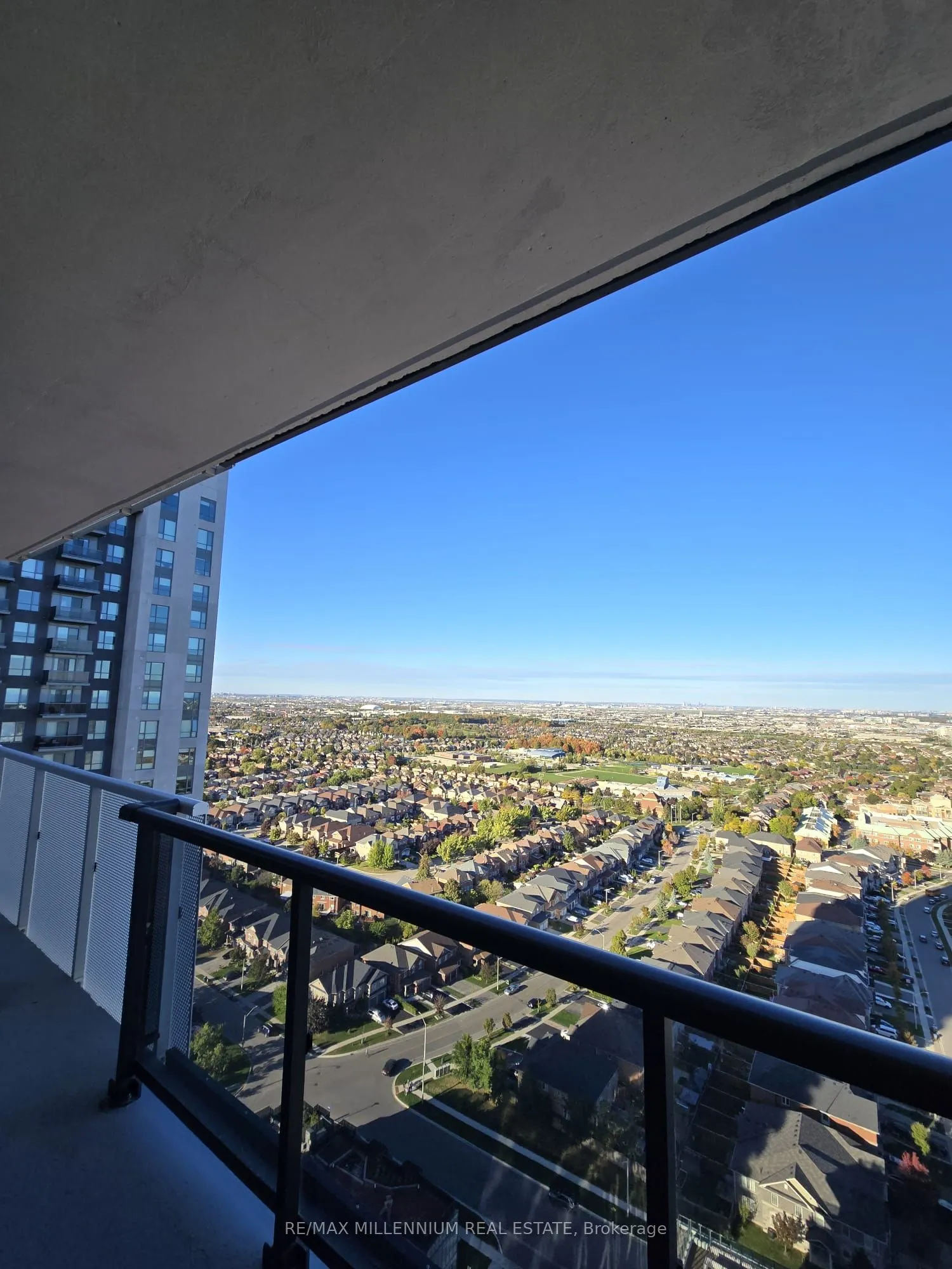 5081 Hurontario Street, #2712
