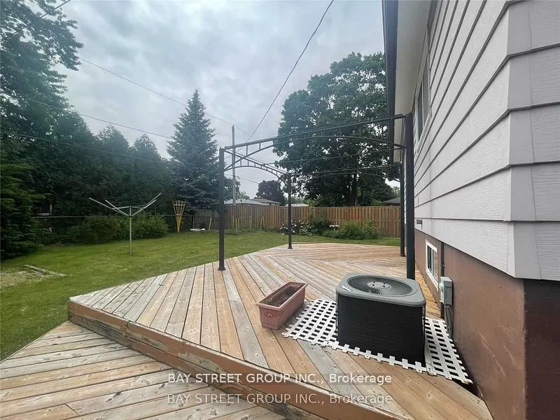 632 Ardleigh Crescent