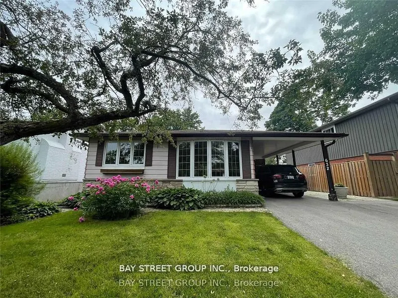 632 Ardleigh Crescent