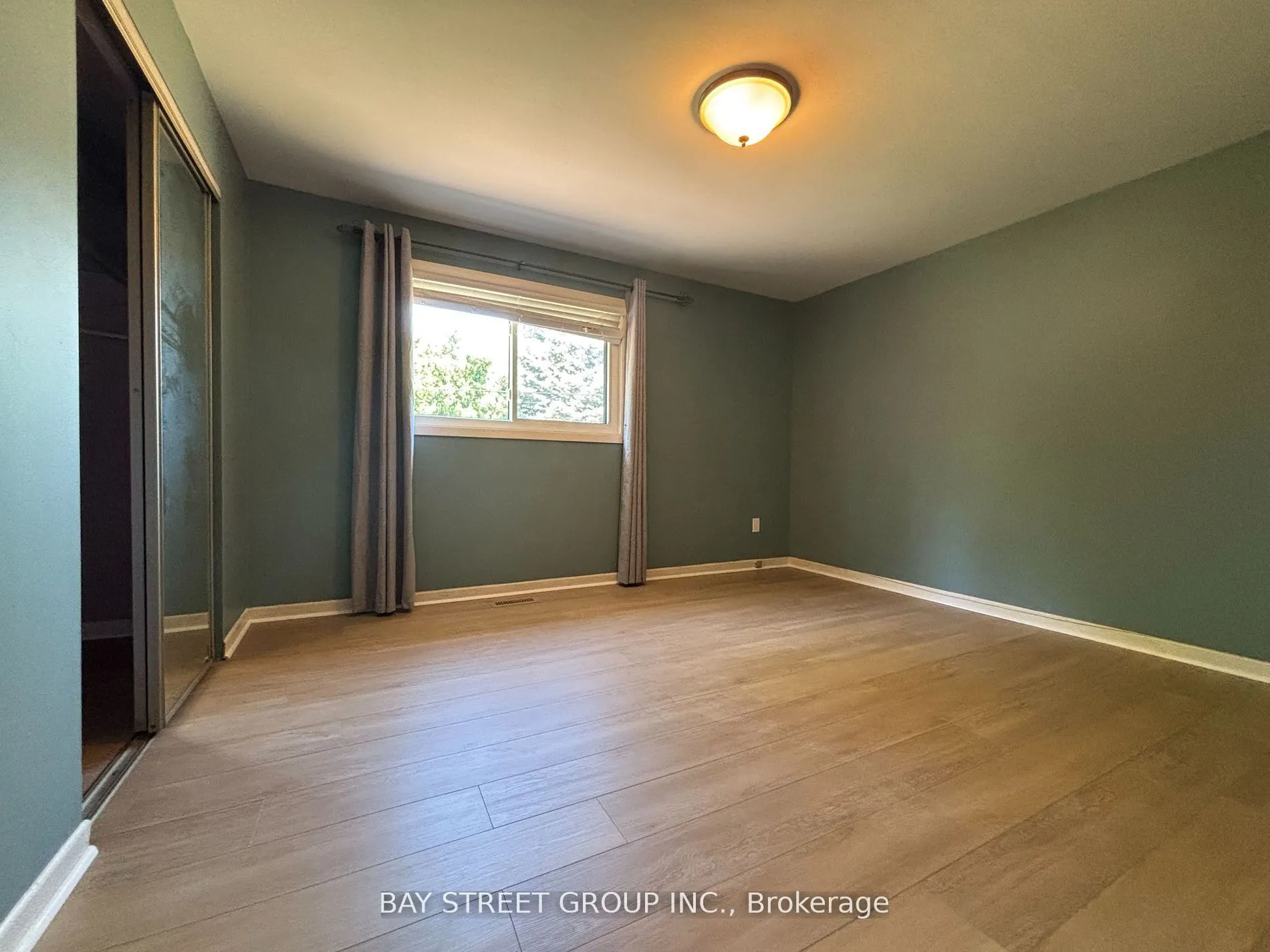 632 Ardleigh Crescent