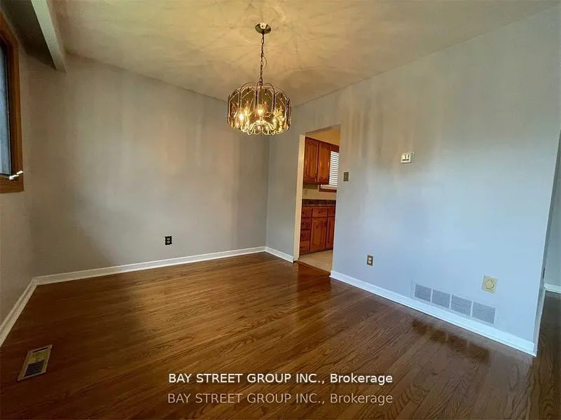632 Ardleigh Crescent