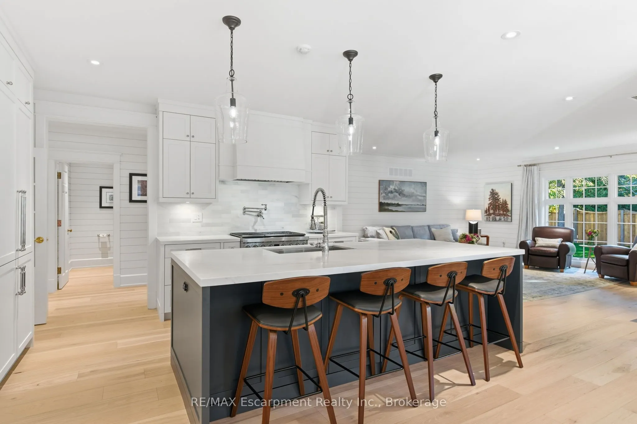 1110 Lakeshore Road W