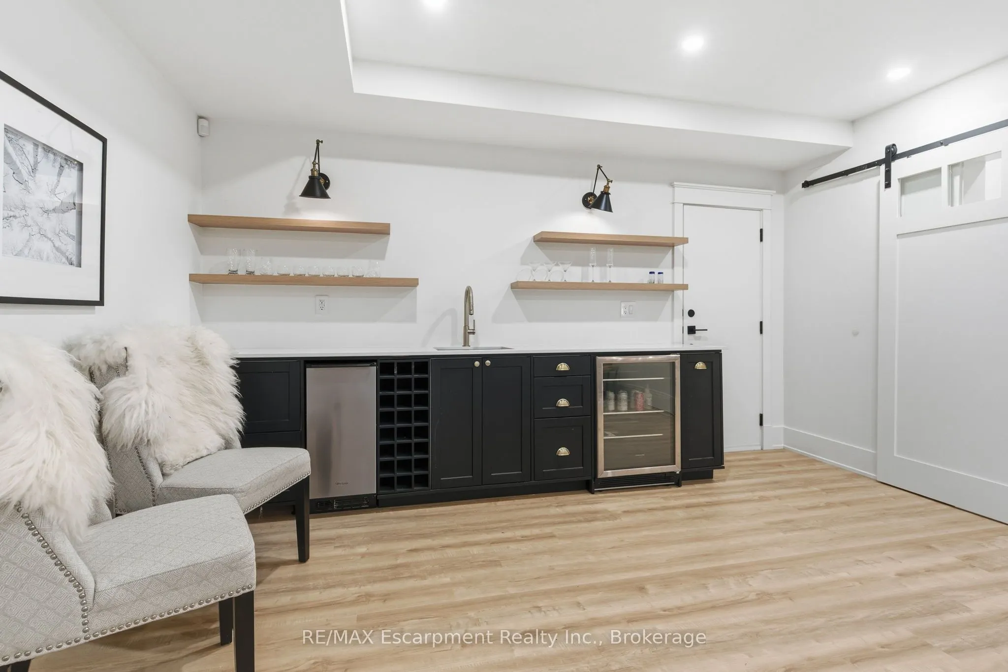 1110 Lakeshore Road W