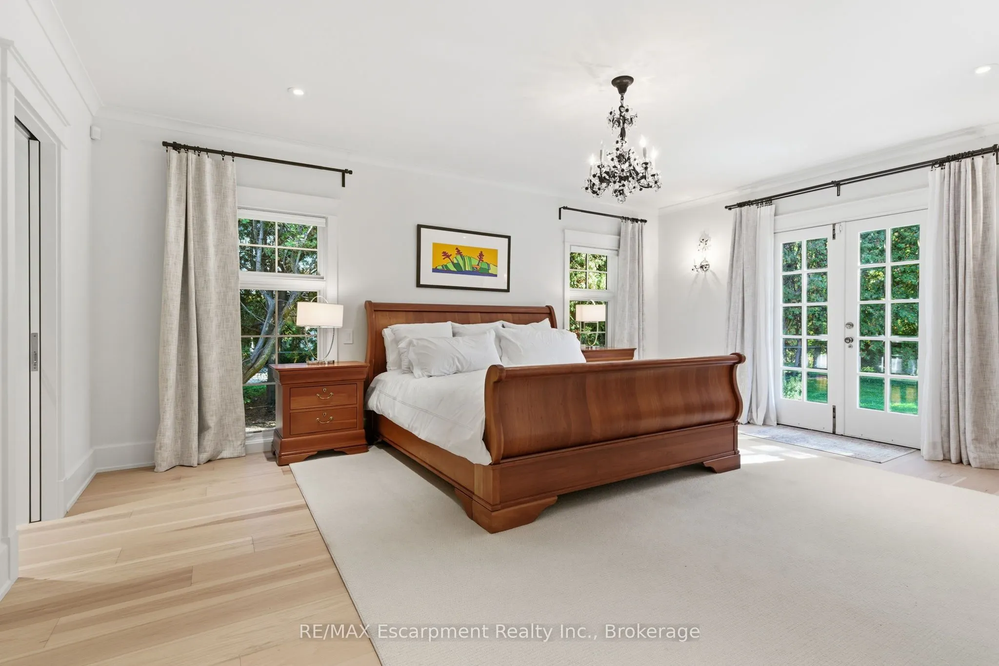 1110 Lakeshore Road W