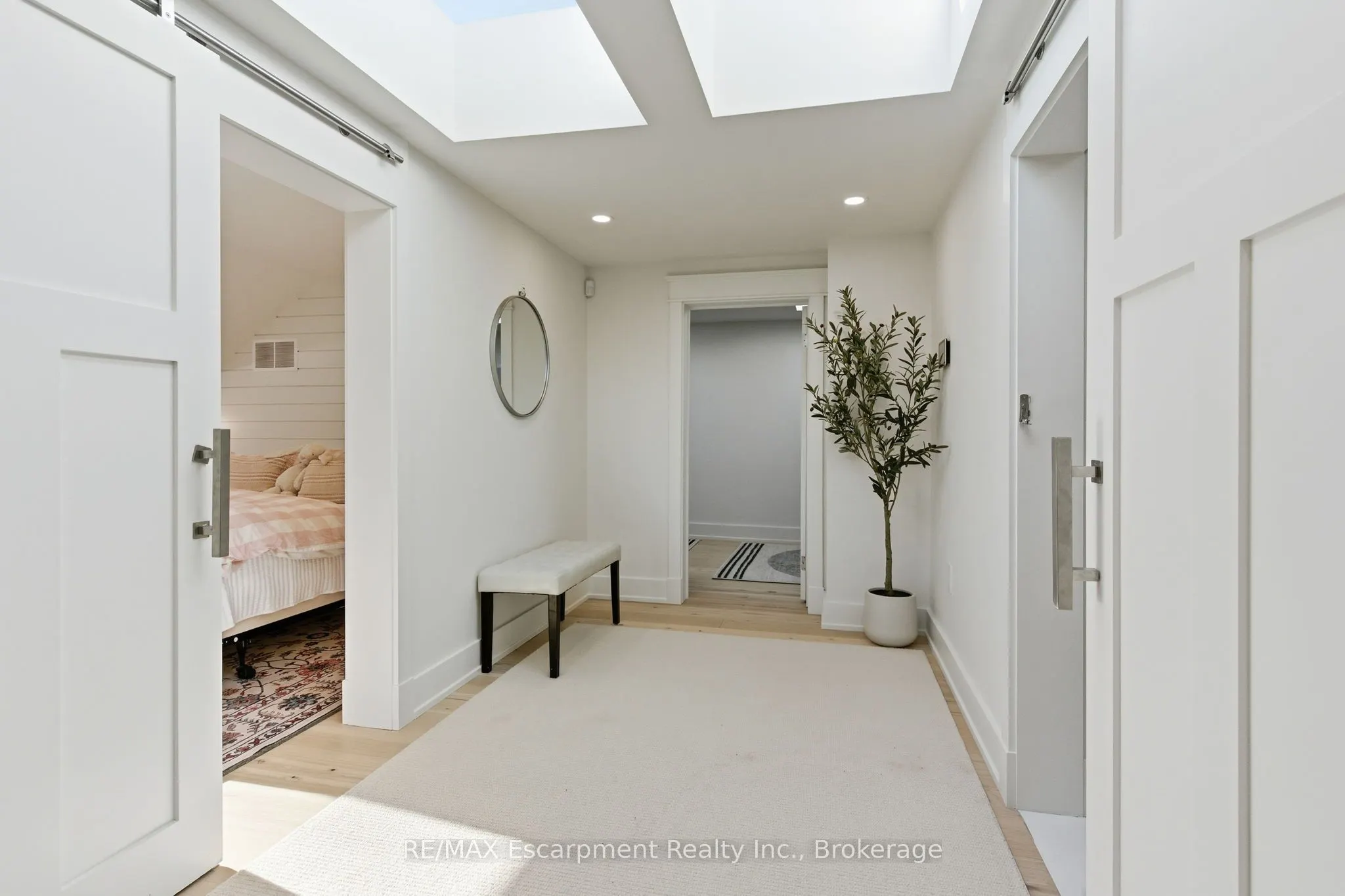 1110 Lakeshore Road W